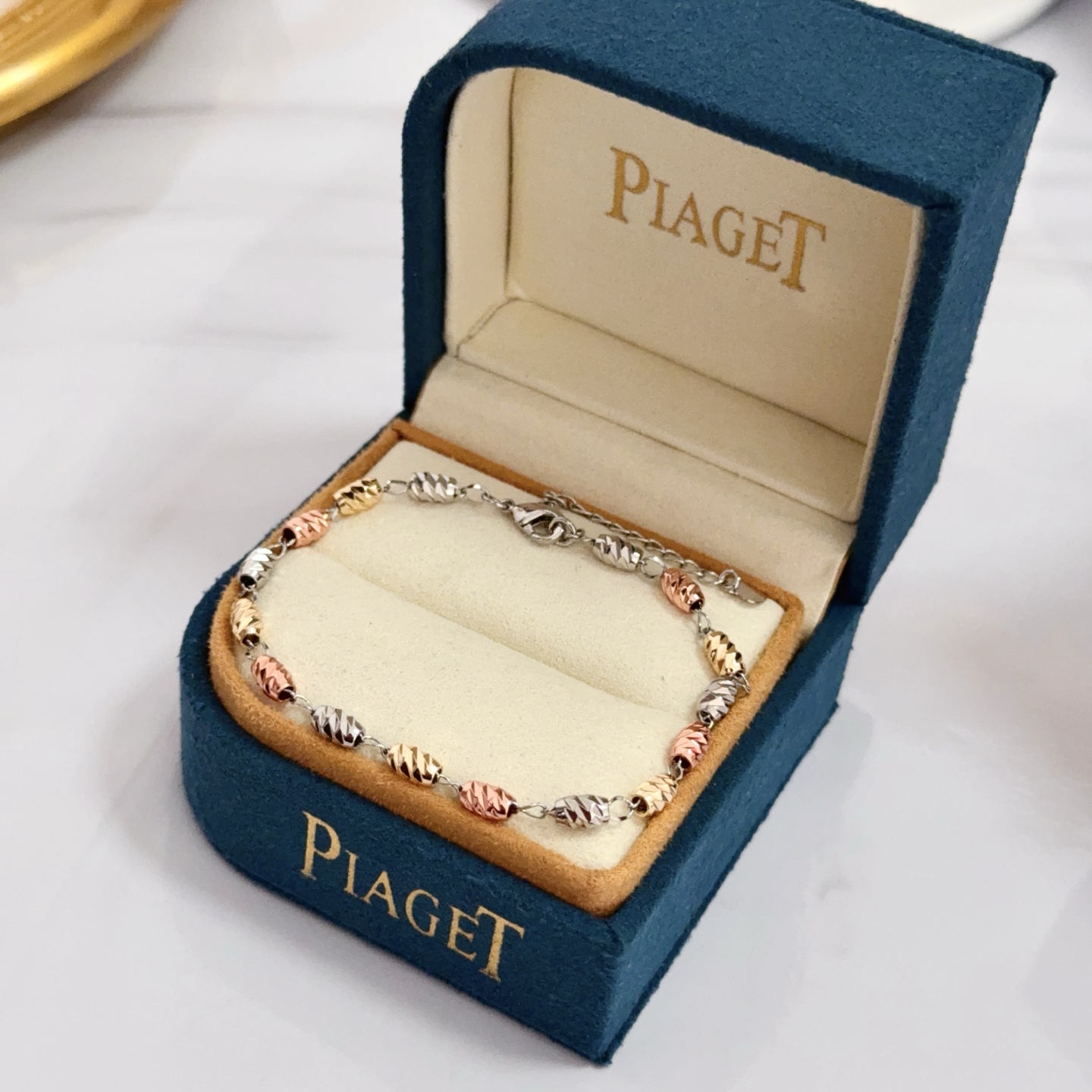 Piaget Tri-Tone Textured Bead Chain bracelet Tri-tone silver yellow gold rose gold metal no gemstones 18cm with 3cm extender