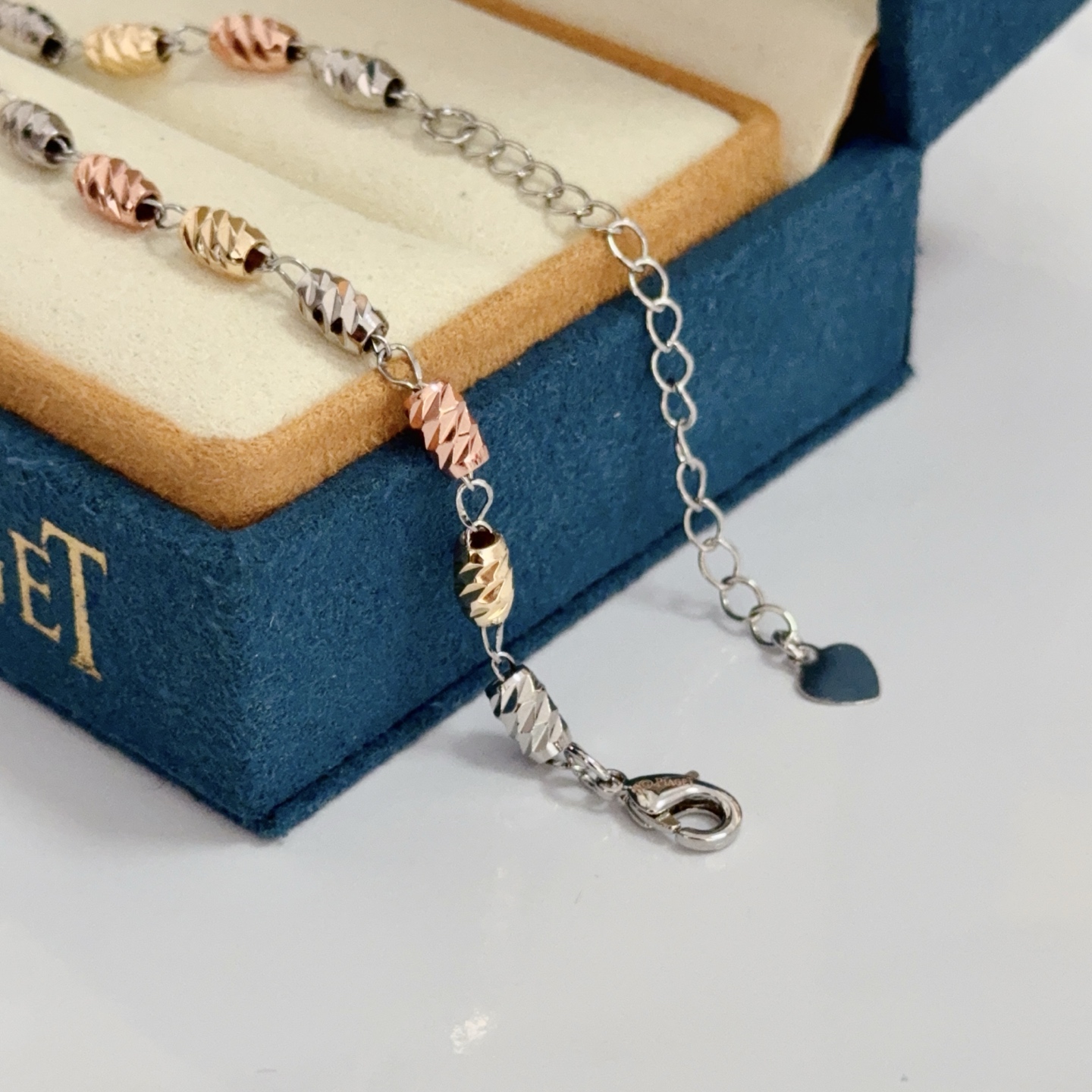 Piaget Tri-Tone Textured Bead Chain bracelet Tri-tone silver yellow gold rose gold metal no gemstones 18cm with 3cm extender