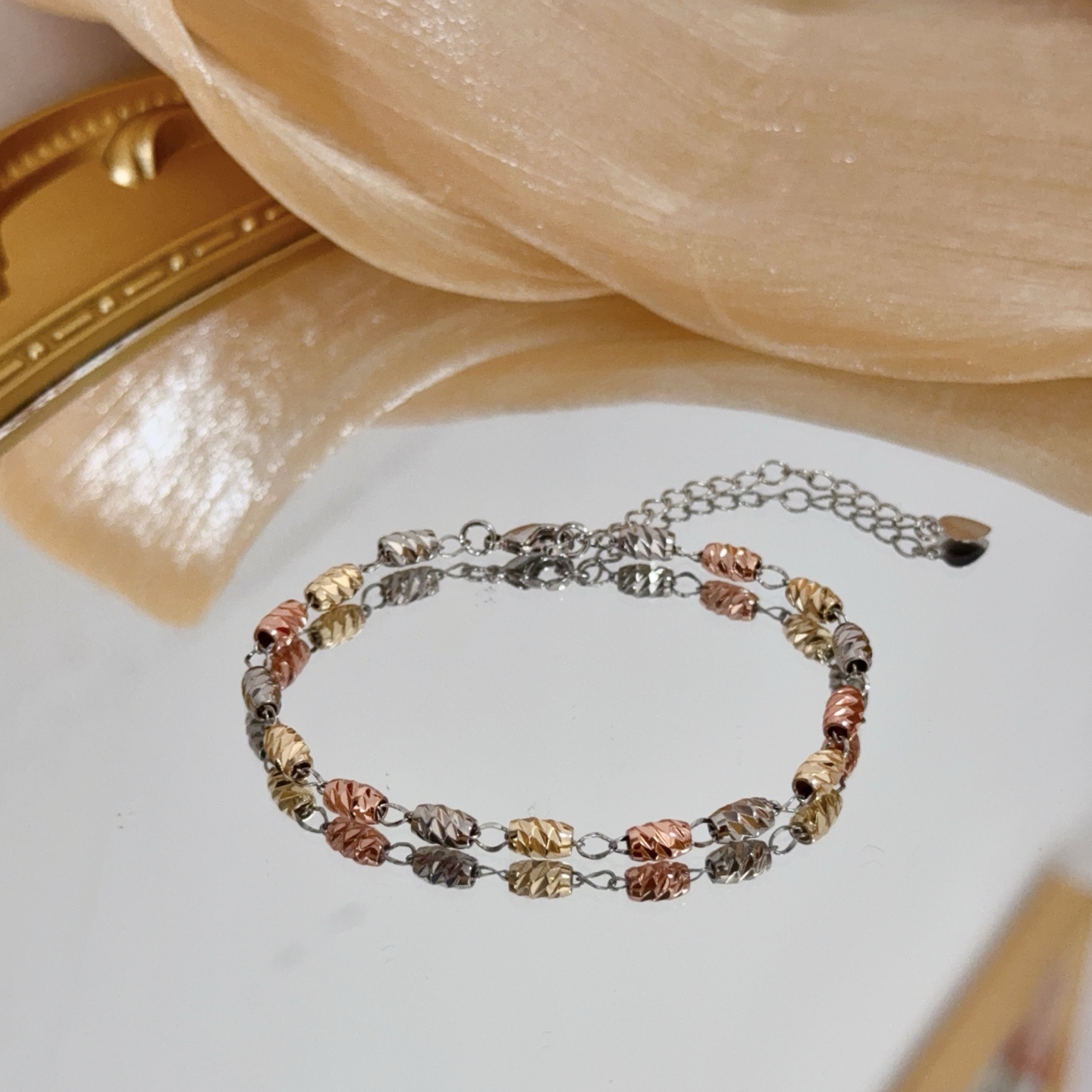 Piaget Tri-Tone Textured Bead Chain bracelet Tri-tone silver yellow gold rose gold metal no gemstones 18cm with 3cm extender