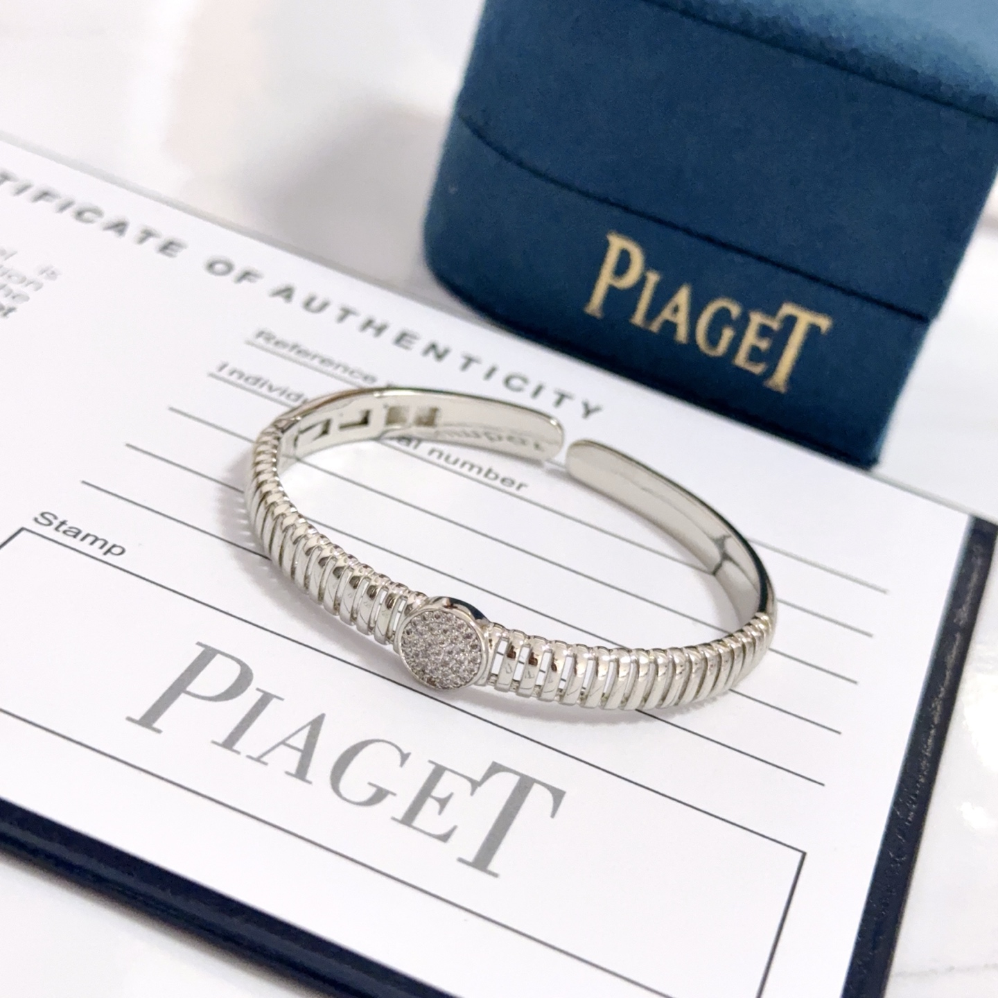Piaget Possession bracelet Silver-toned white gold with pave set clear diamonds 17cm