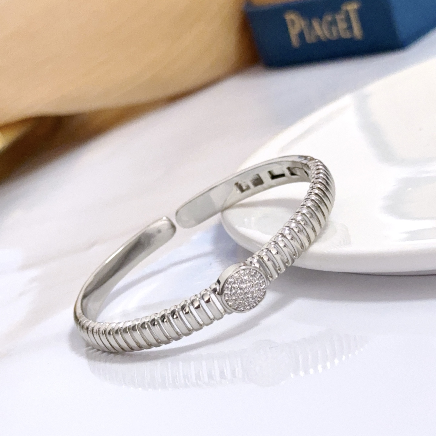 Piaget Possession bracelet Silver-toned white gold with pave set clear diamonds 17cm
