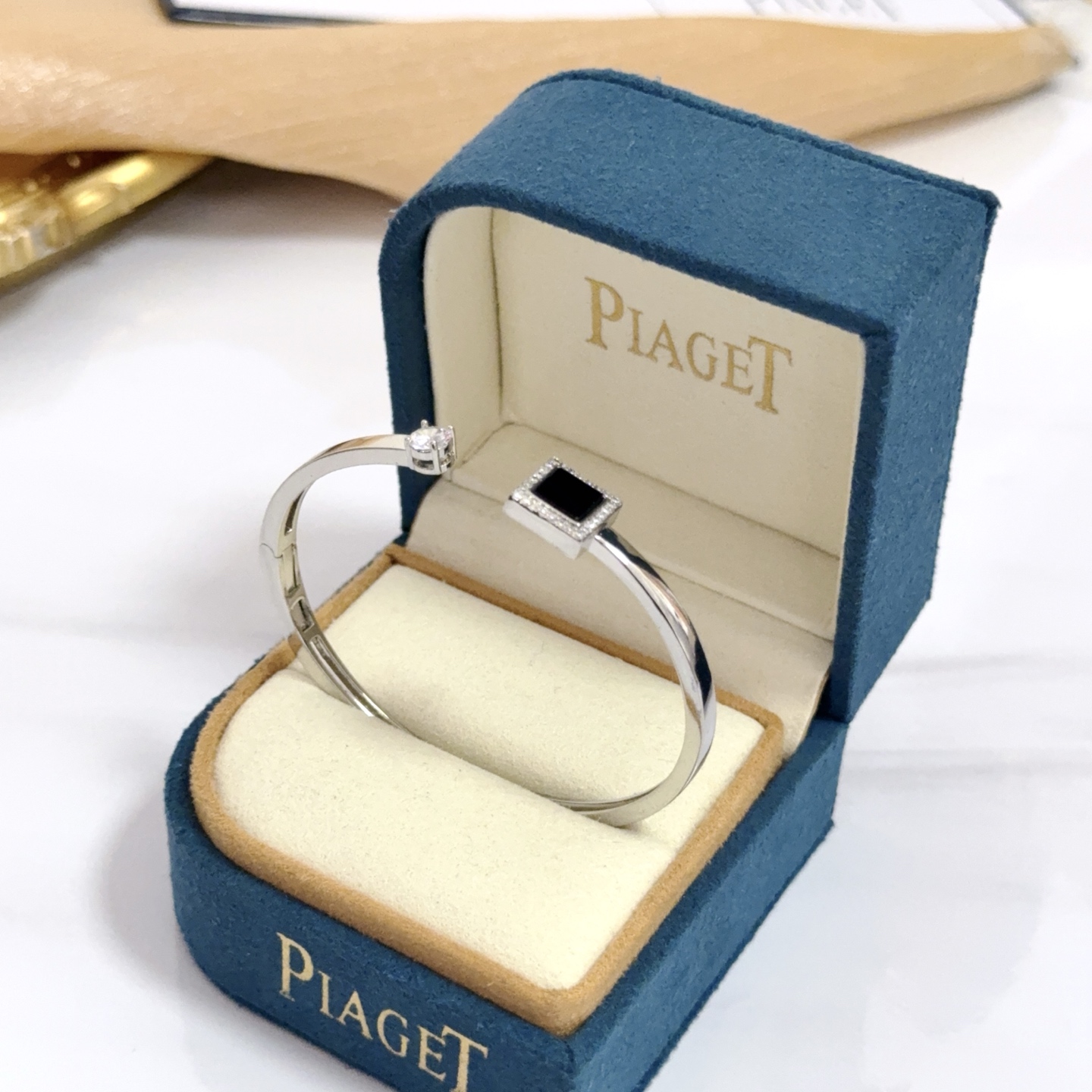 Piaget Possession bracelet Silver-toned white gold black onyx clear diamond 17cm
