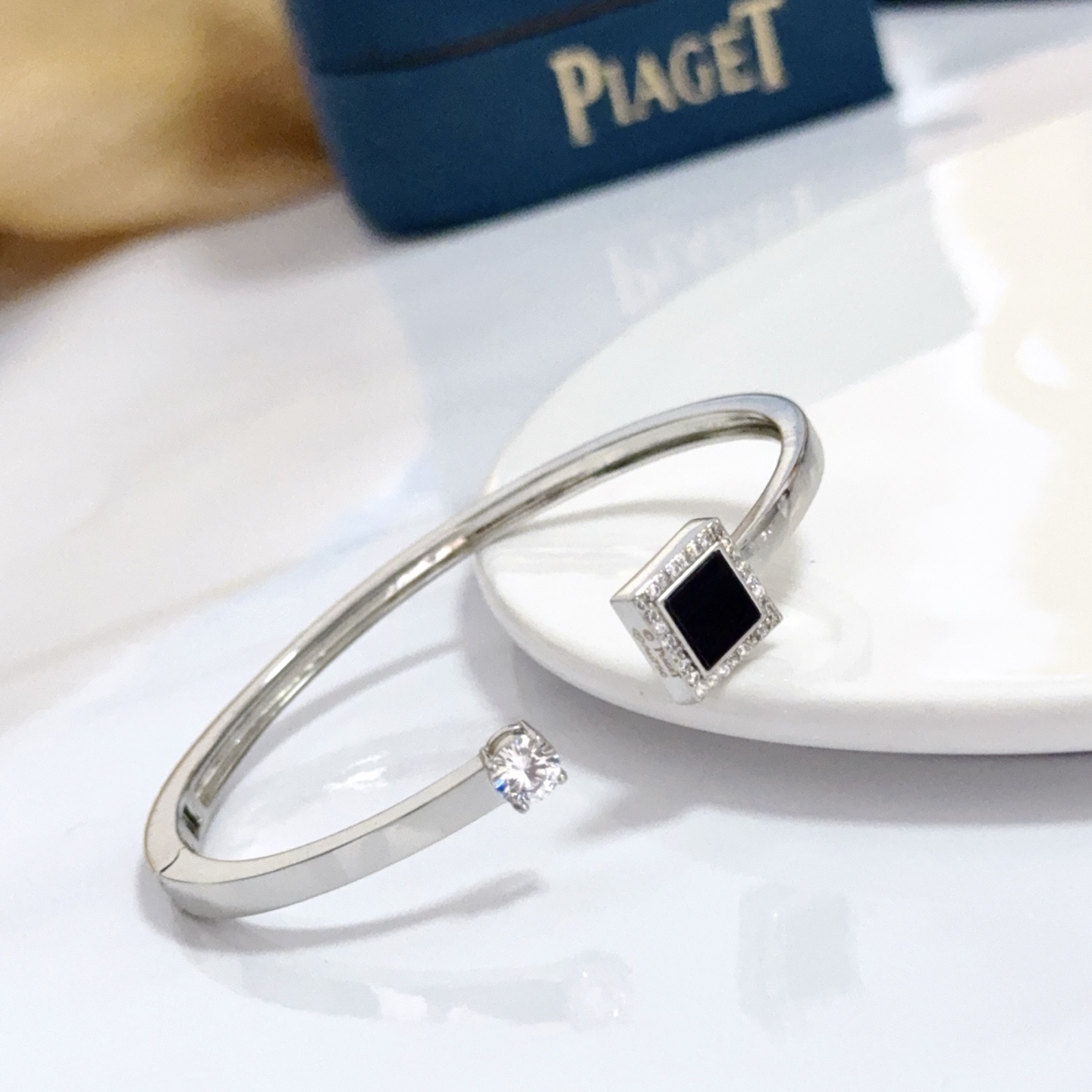 Piaget Possession bracelet Silver-toned white gold black onyx clear diamond 17cm
