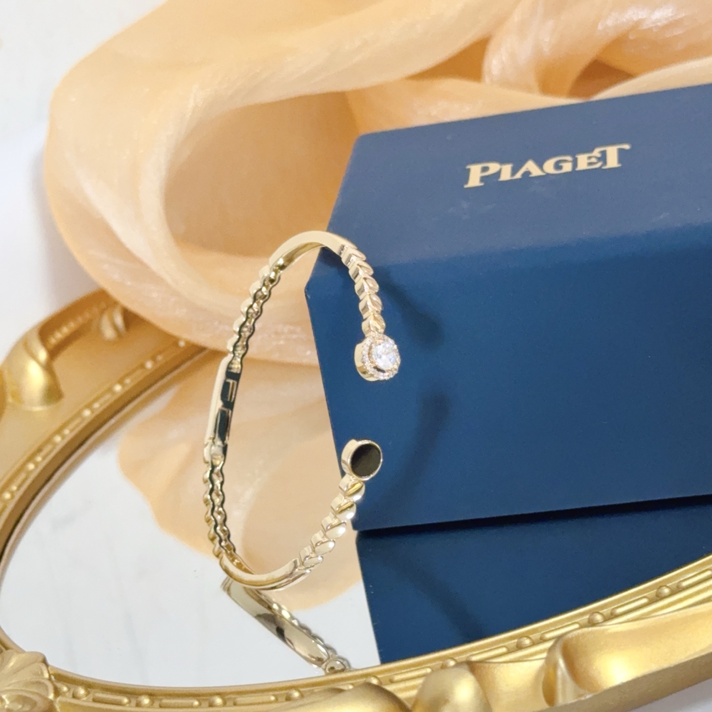Piaget Possession bracelet 18k yellow gold clear diamond black onyx 17cm inner circumference