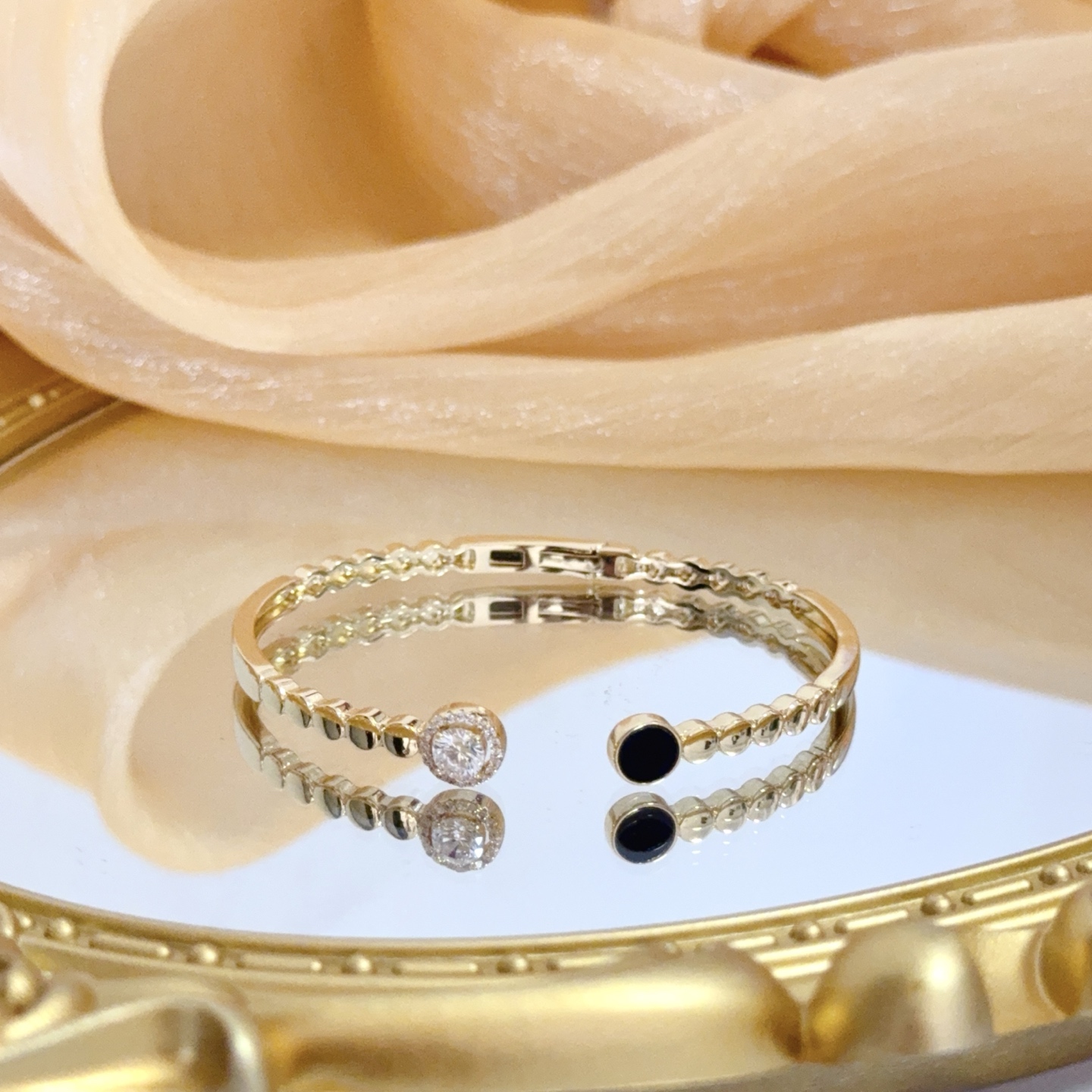 Piaget Possession bracelet 18k yellow gold clear diamond black onyx 17cm inner circumference