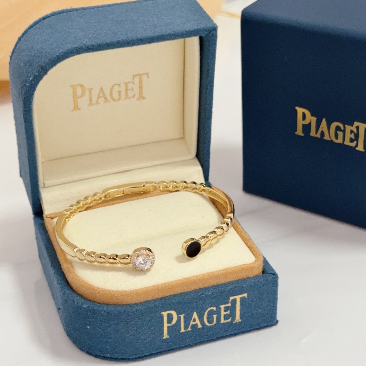 Piaget Possession bracelet 18k yellow gold clear diamond black onyx 17cm inner circumference