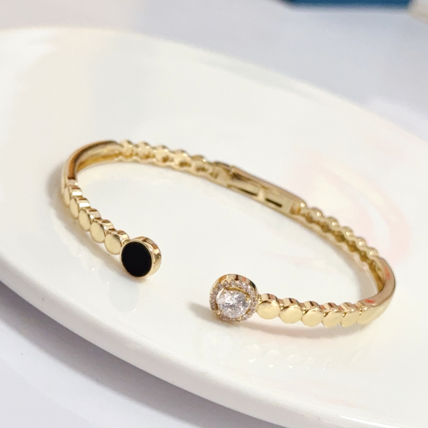 Piaget Possession bracelet 18k yellow gold clear diamond black onyx 17cm inner circumference