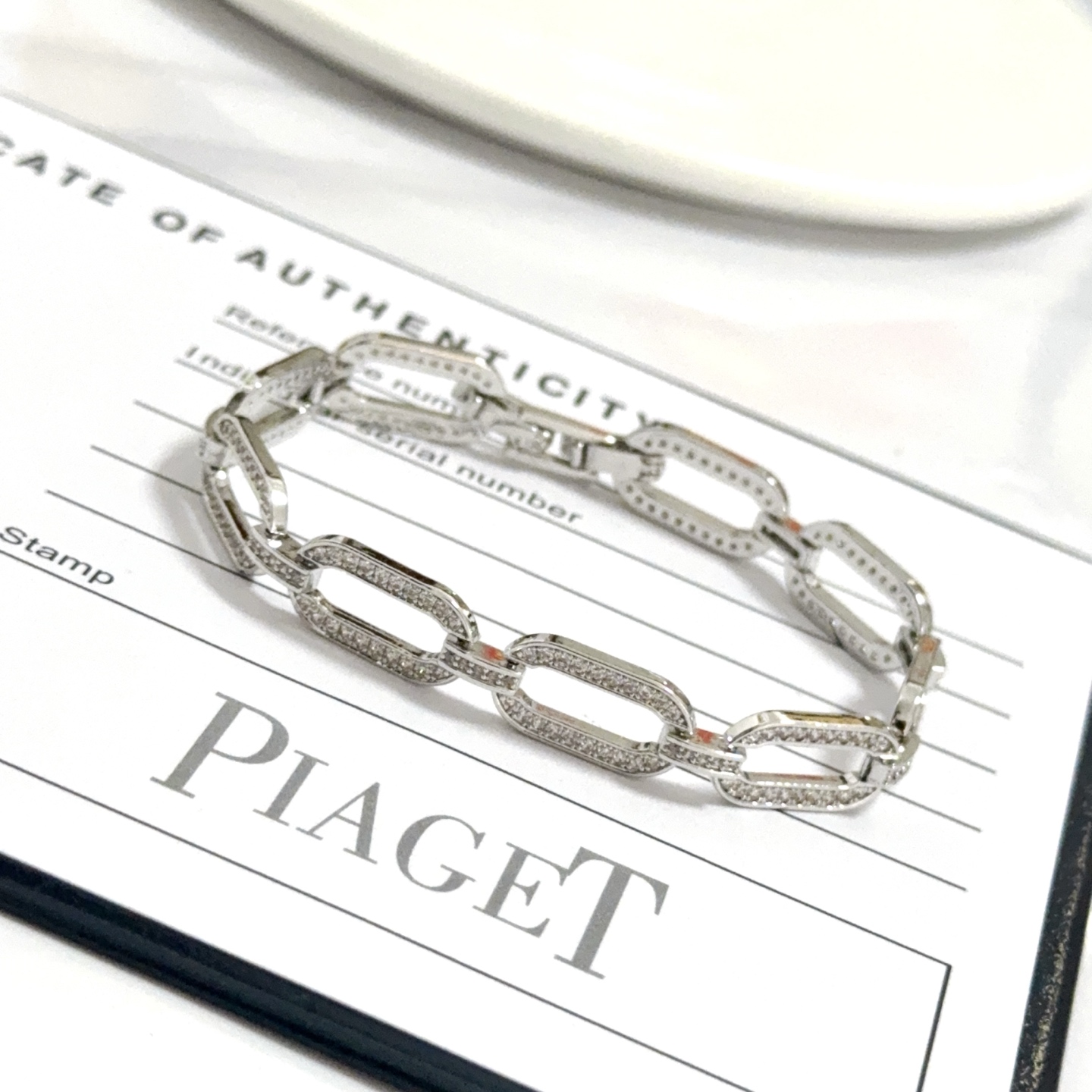 Piaget Possession bracelet Silver-toned white gold with clear diamond accents 17cm