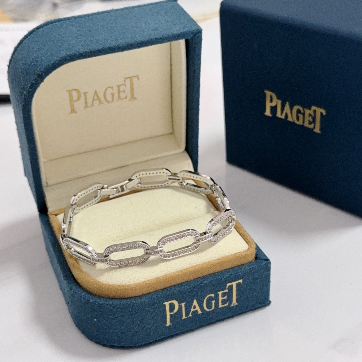 Piaget Possession bracelet Silver-toned white gold with clear diamond accents 17cm