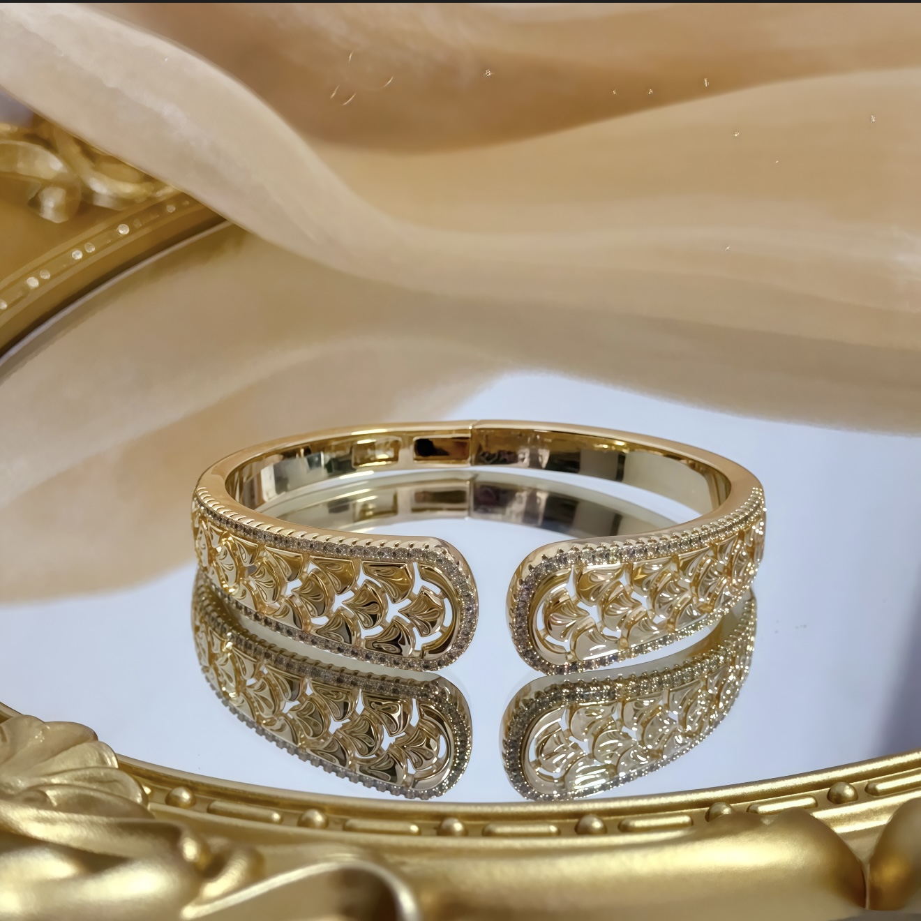 Piaget Rose Passion Open Cuff bracelet 18k yellow gold with clear diamond accents 16cm inner circumference