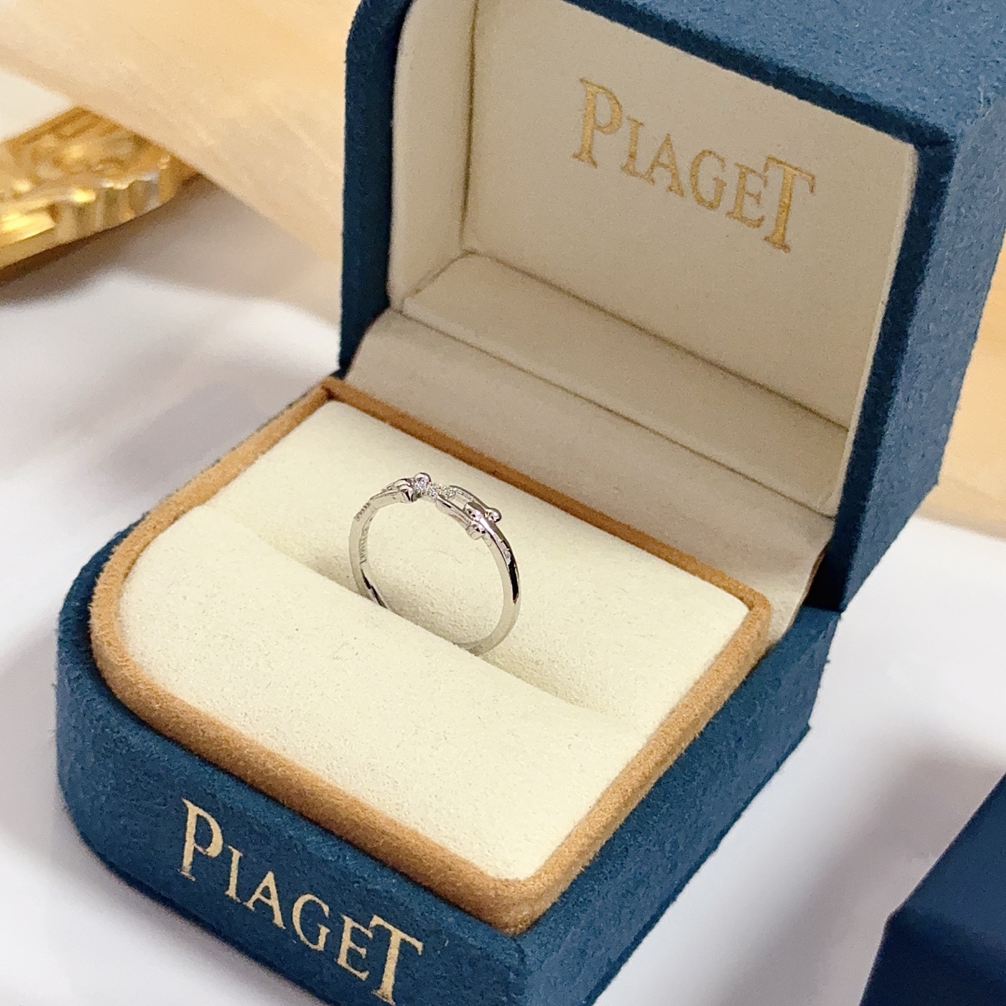 Piaget Possession ring silver white gold with clear diamond accents US 6