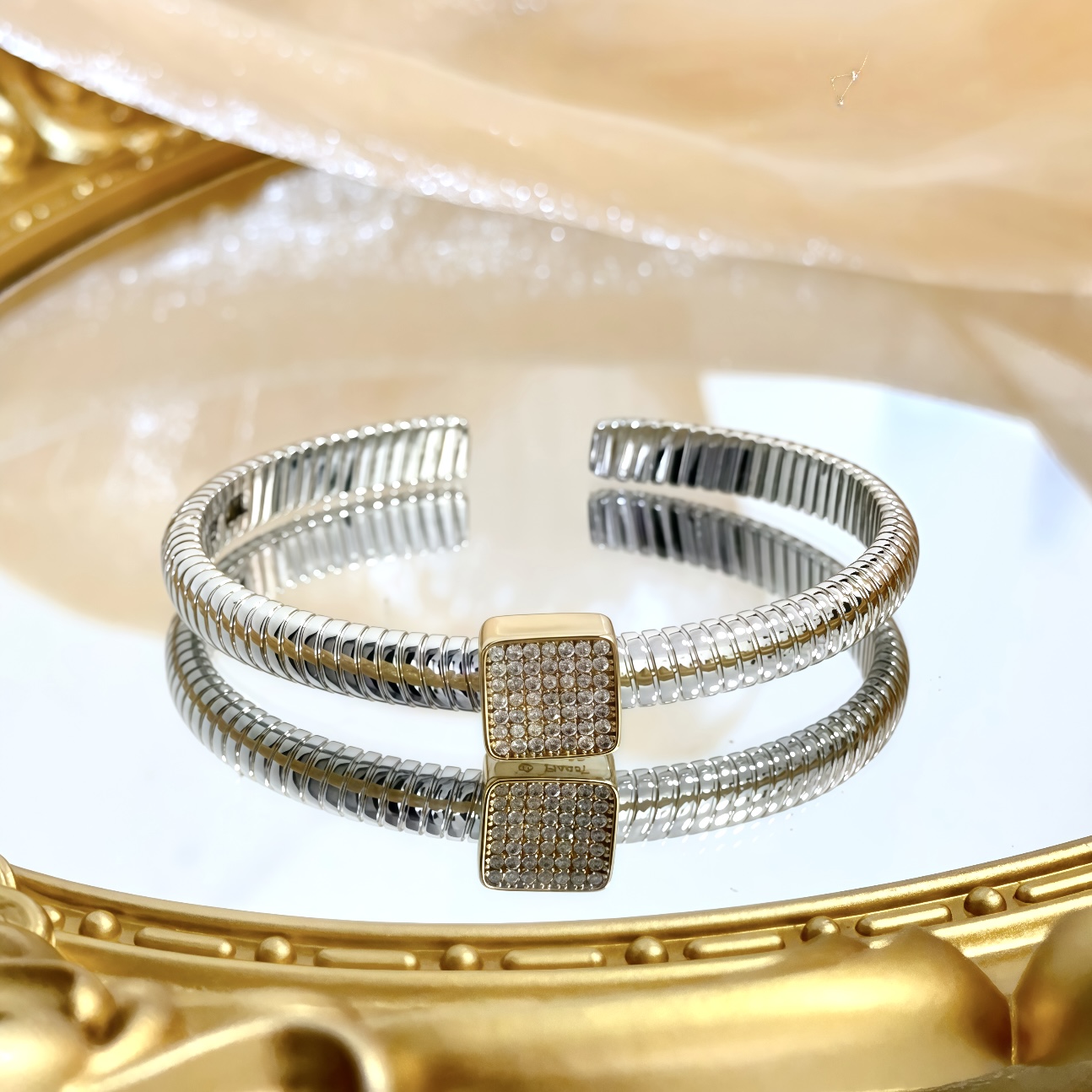 Piaget Possession bracelet Two-tone silver and yellow gold with pave clear diamonds 17cm