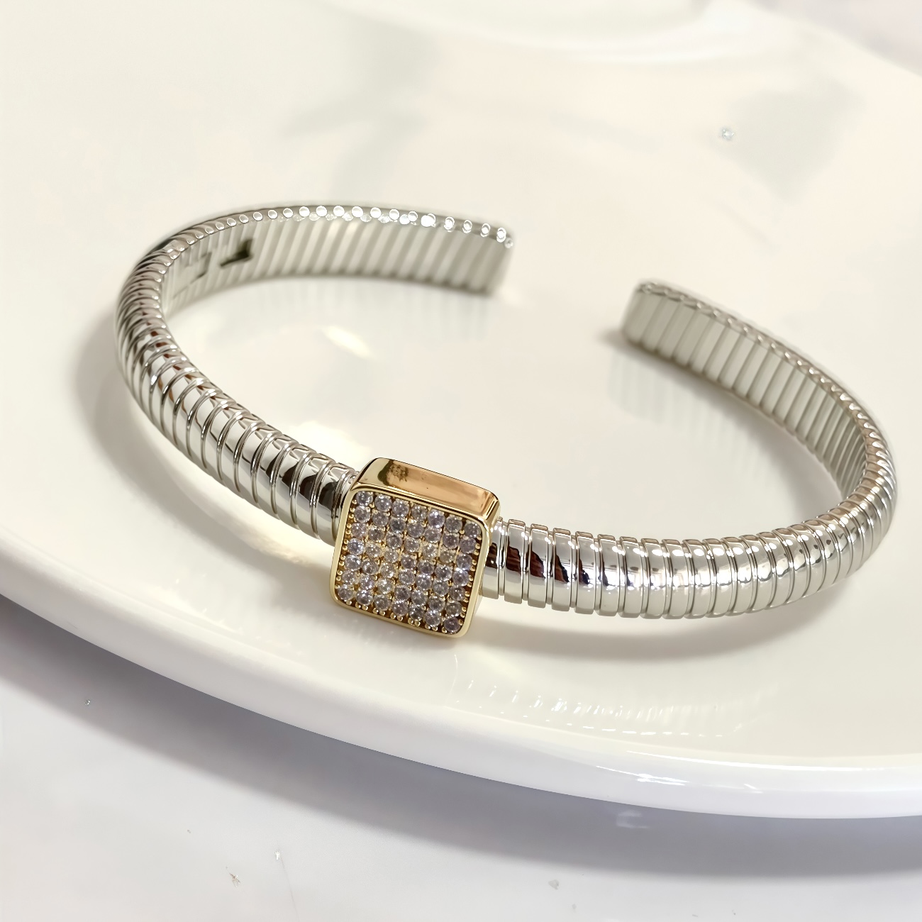 Piaget Possession bracelet Two-tone silver and yellow gold with pave clear diamonds 17cm