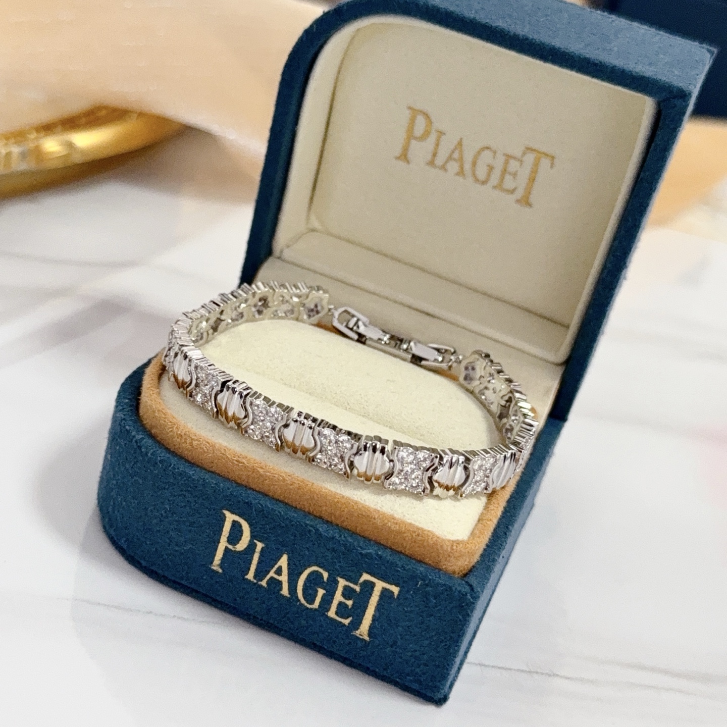 Piaget Pave Diamond Link Bracelet bracelet 18k white gold with clear white diamonds 18cm