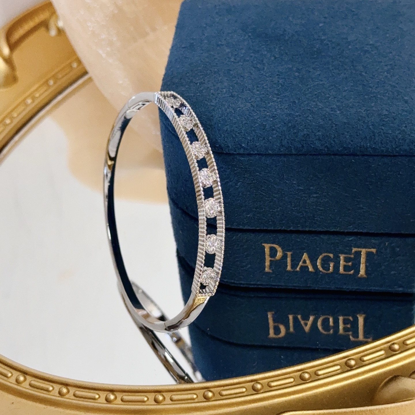 Piaget Possession bracelet 18k white gold with clear diamond accents 17cm inner circumference