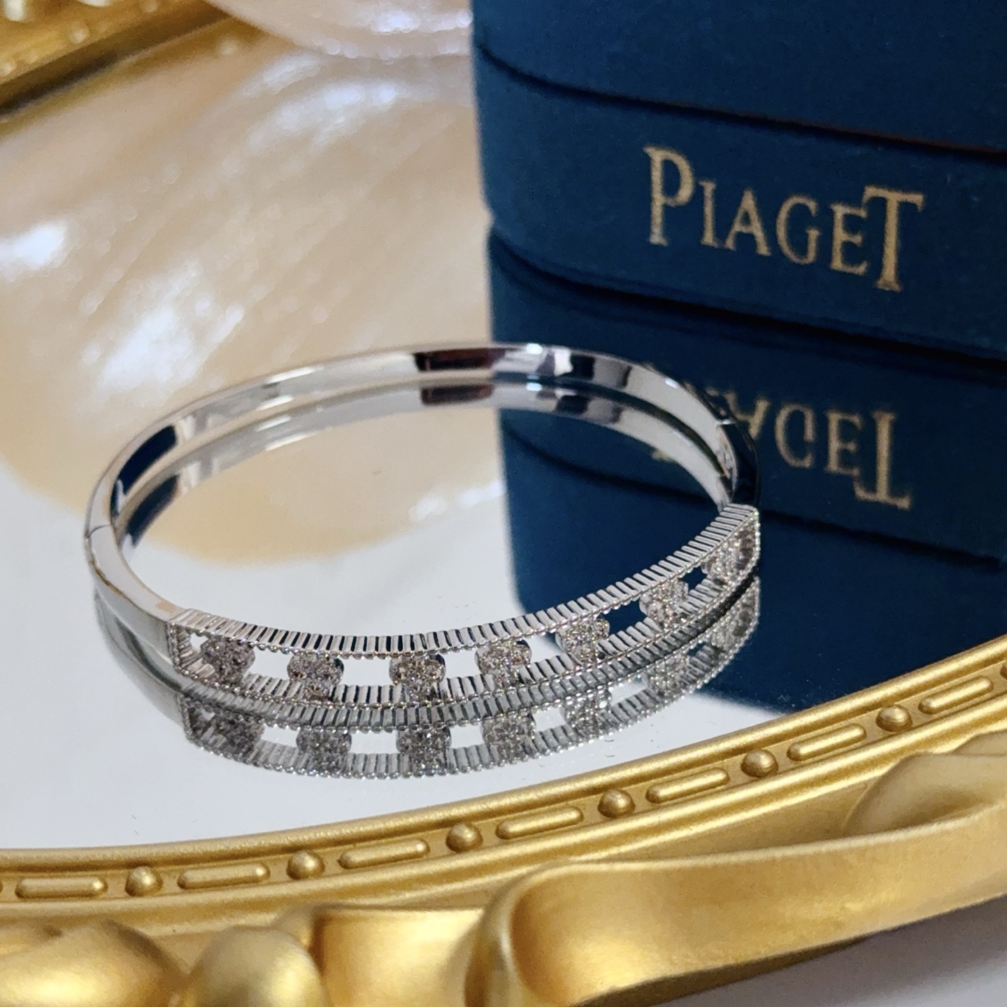 Piaget Possession bracelet 18k white gold with clear diamond accents 17cm inner circumference