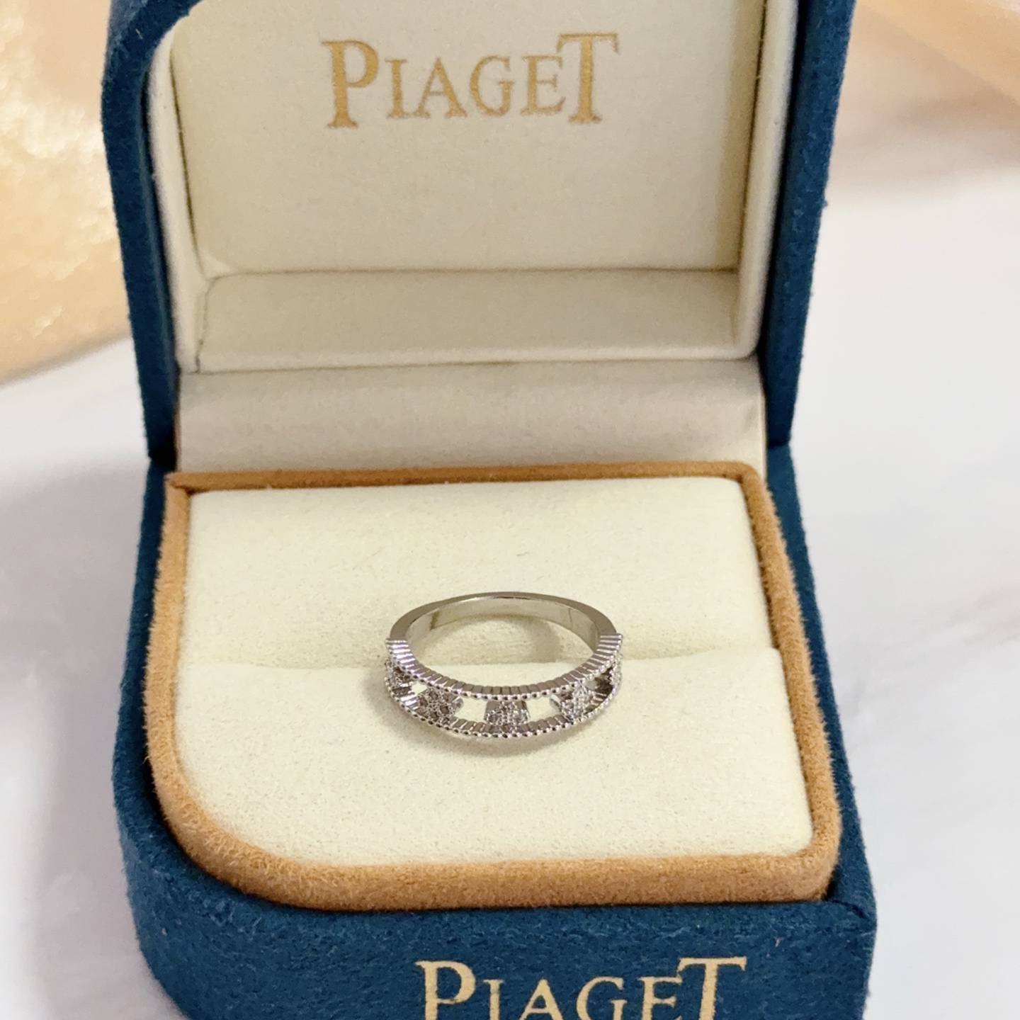 Piaget Possession ring 18k white gold clear diamond EU 50