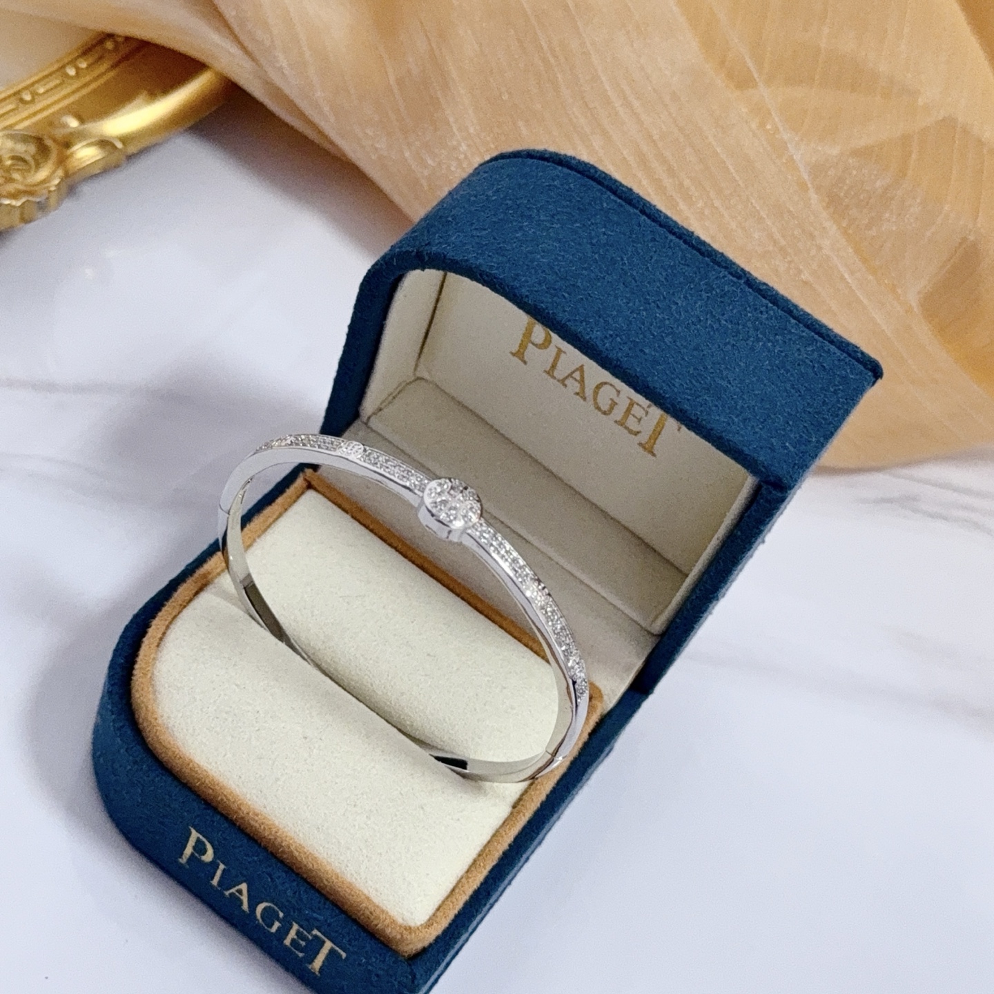 Piaget Possession bracelet 18k white gold pave set white diamonds 17cm