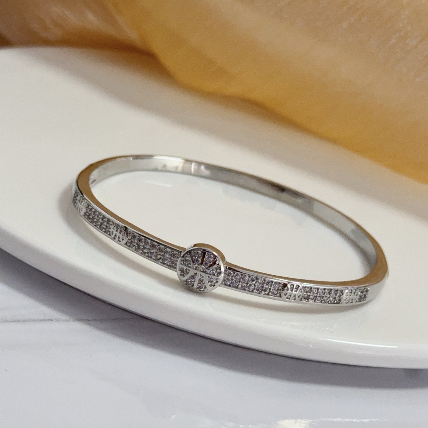 Piaget Possession bracelet 18k white gold pave set white diamonds 17cm