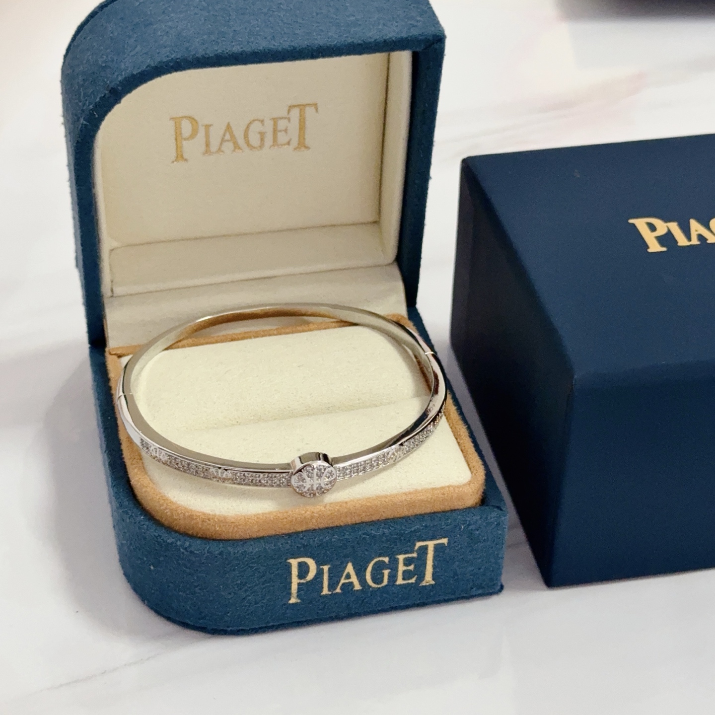 Piaget Possession bracelet 18k white gold pave set white diamonds 17cm