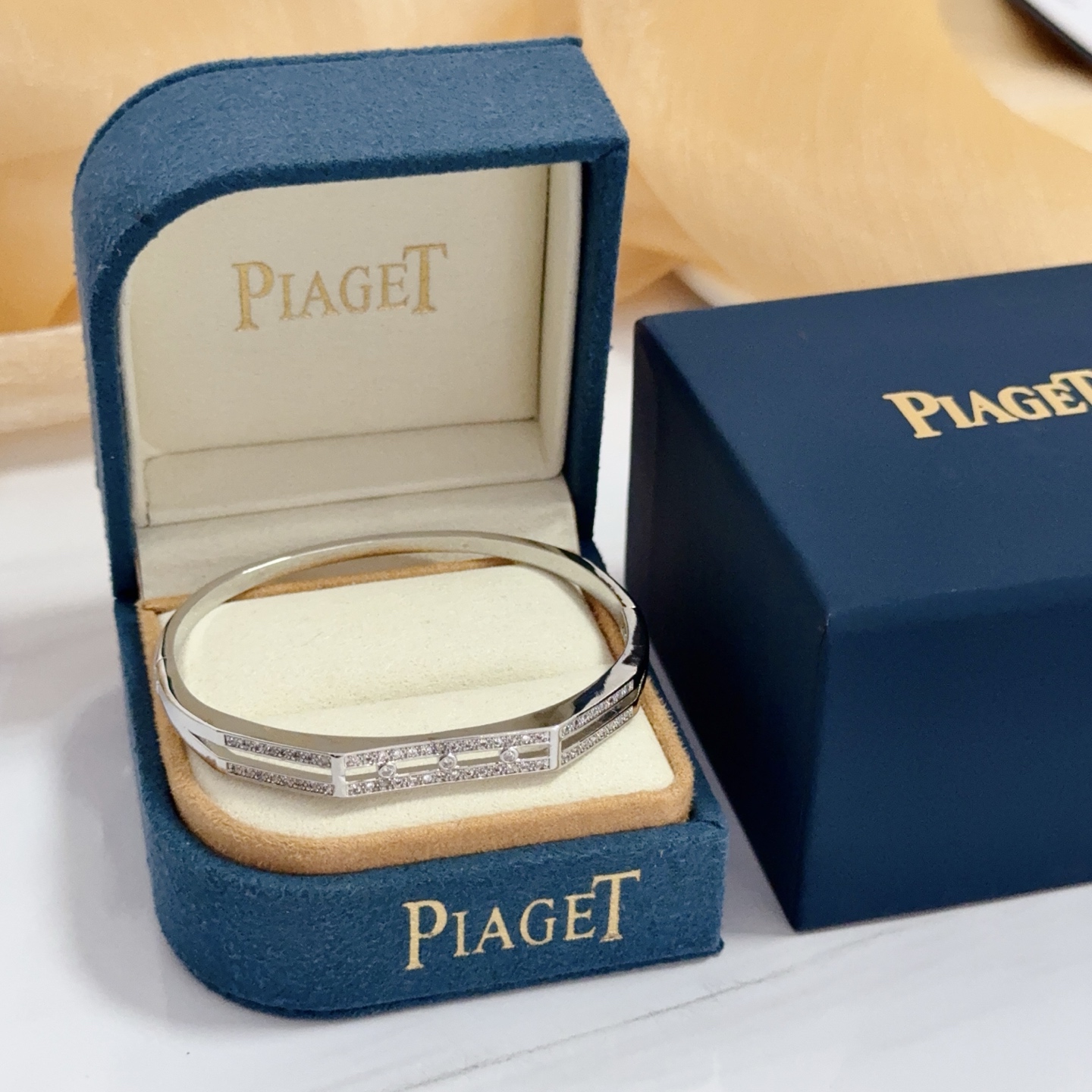 Piaget Possession bracelet silver-toned white gold with clear diamond accents 17cm inner circumference