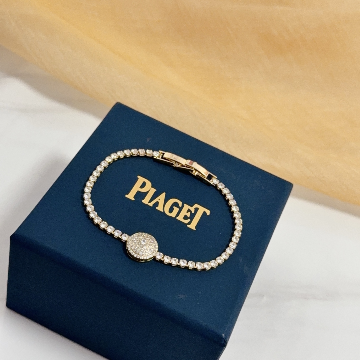 Piaget Possession bracelet 18k yellow gold pave set white diamonds 17cm