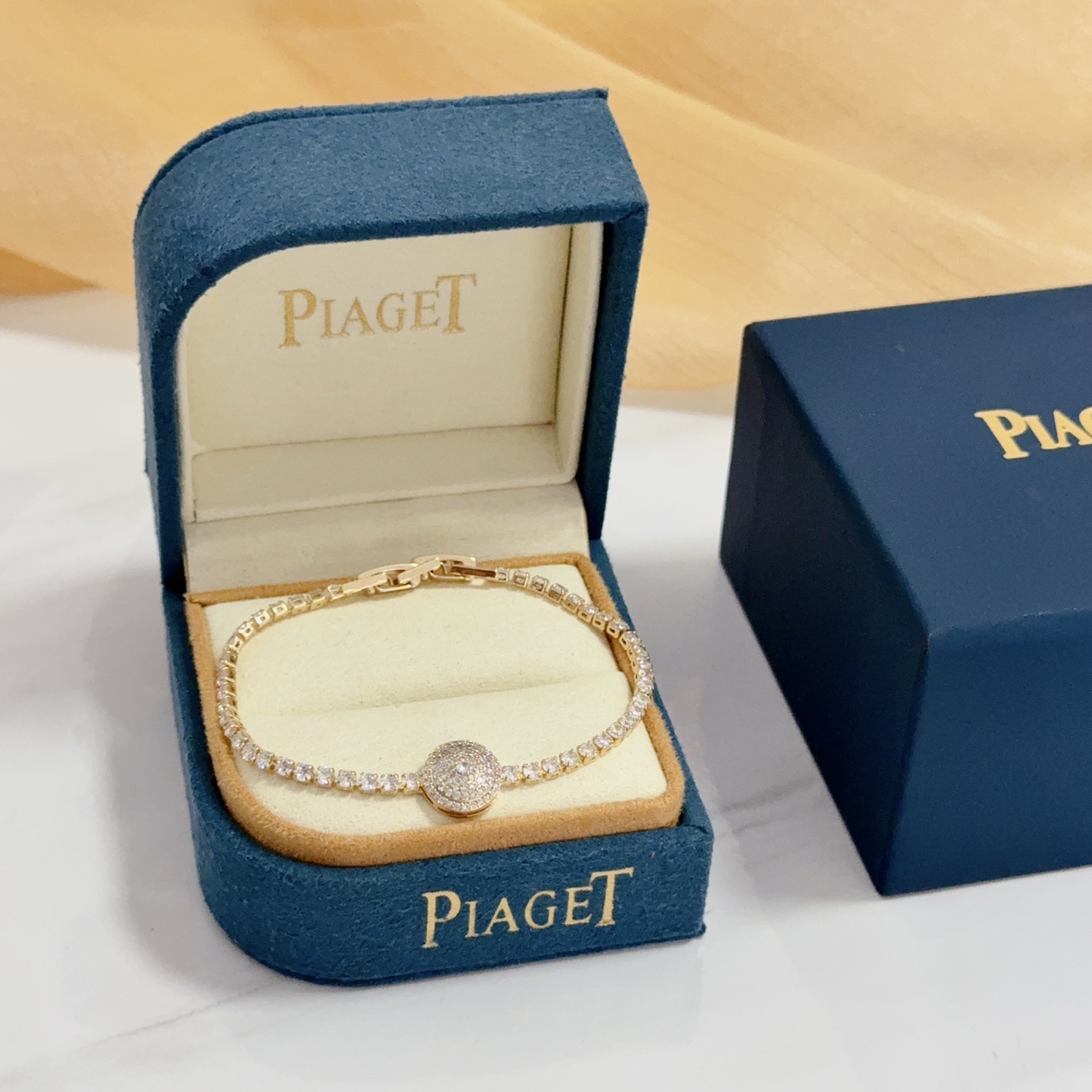 Piaget Possession bracelet 18k yellow gold pave set white diamonds 17cm