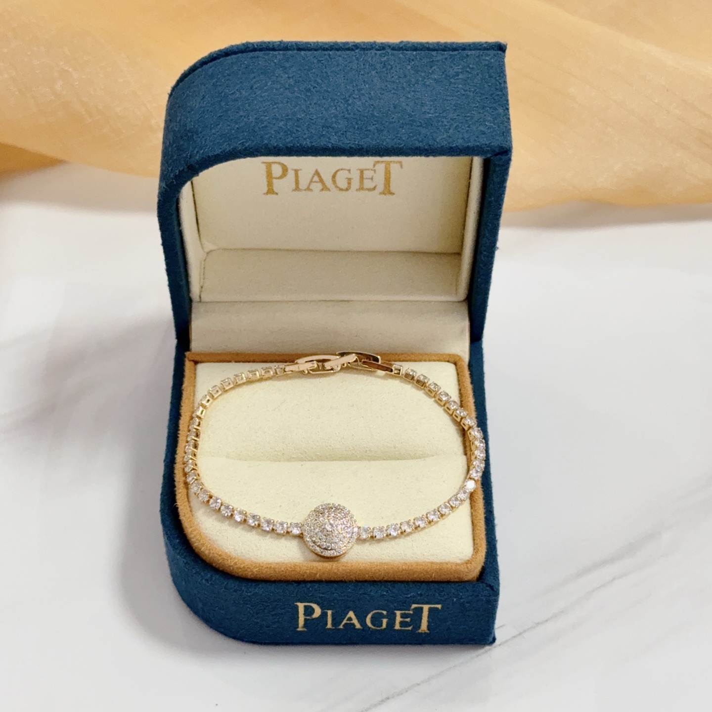 Piaget Possession bracelet 18k yellow gold pave set white diamonds 17cm