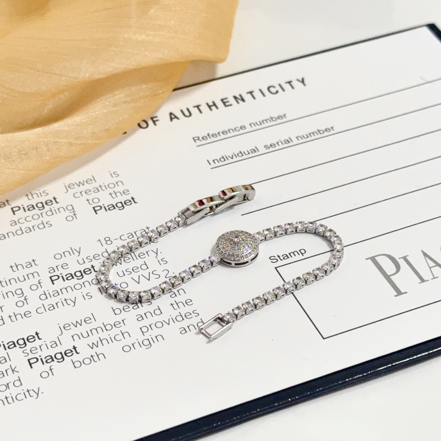 Piaget Possession bracelet white gold with clear diamonds 17cm