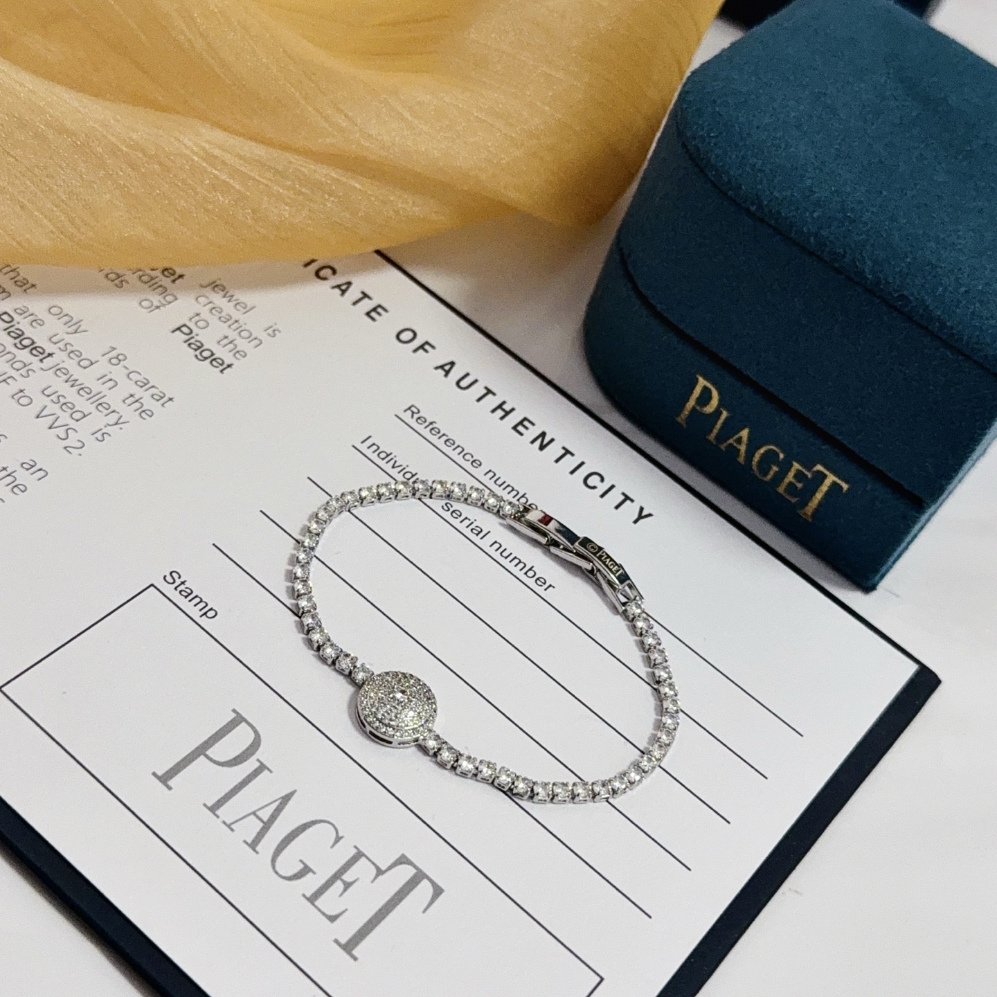 Piaget Possession bracelet white gold with clear diamonds 17cm