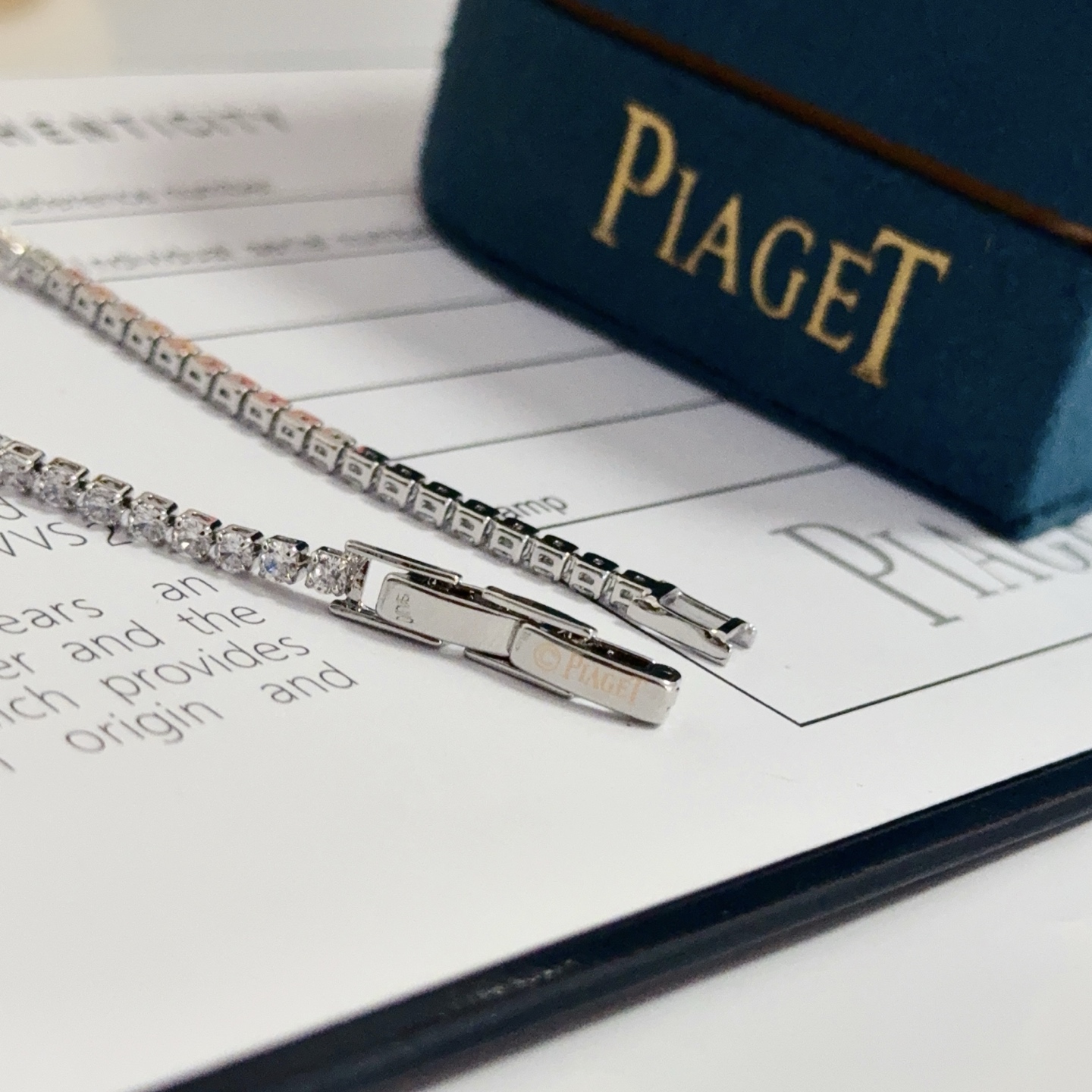 Piaget Possession bracelet white gold with clear diamonds 17cm