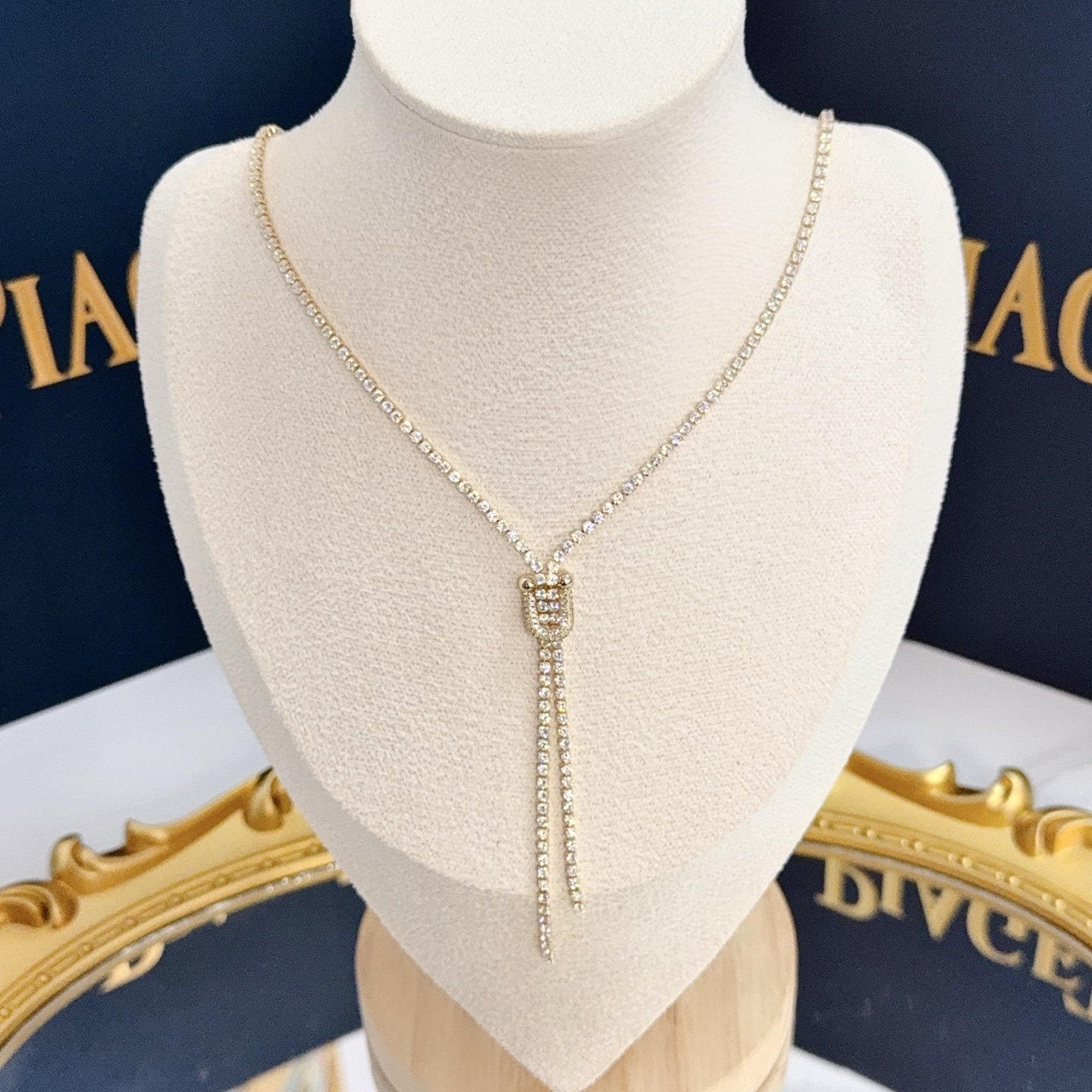 Piaget Possession Lariat Y Necklace necklace Yellow gold with clear diamond simulants 42cm