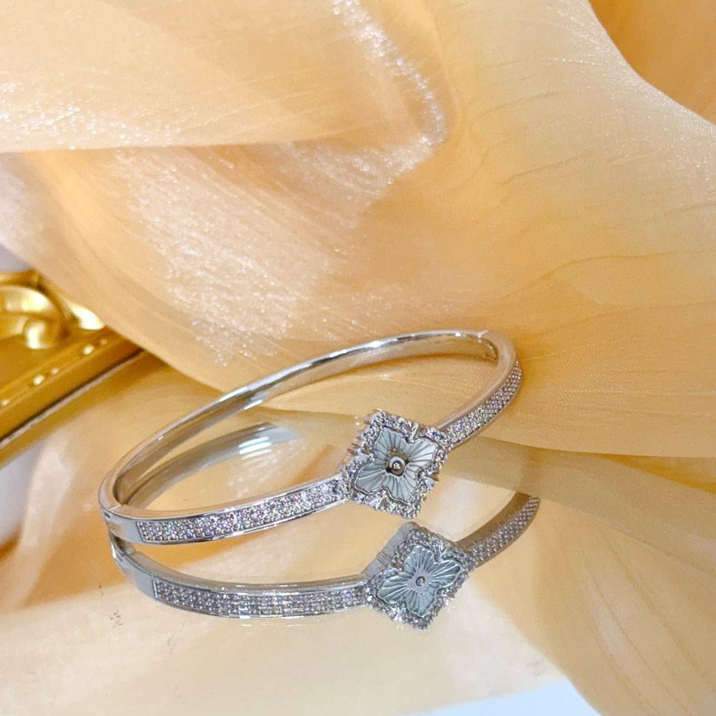 Piaget Rose bracelet silver white gold with clear diamonds and grey mother-of-pearl 17cm