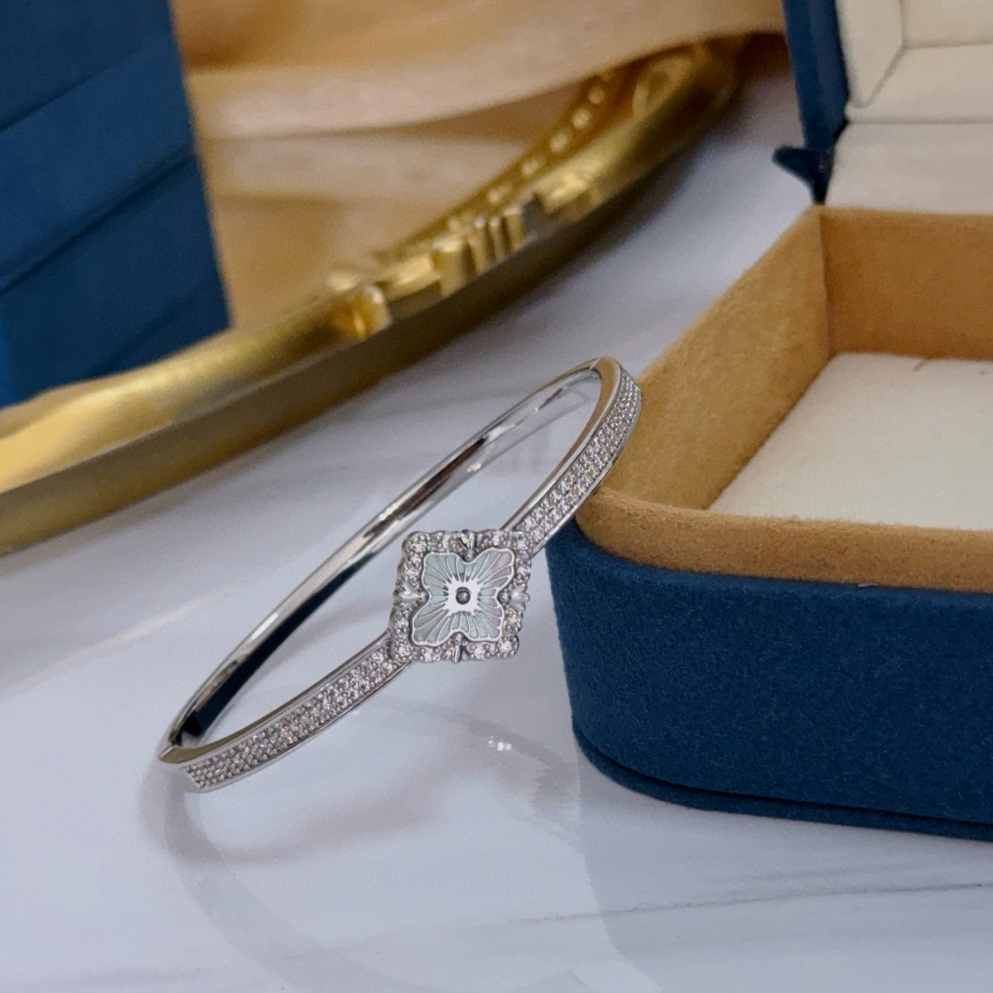Piaget Rose bracelet silver white gold with clear diamonds and grey mother-of-pearl 17cm