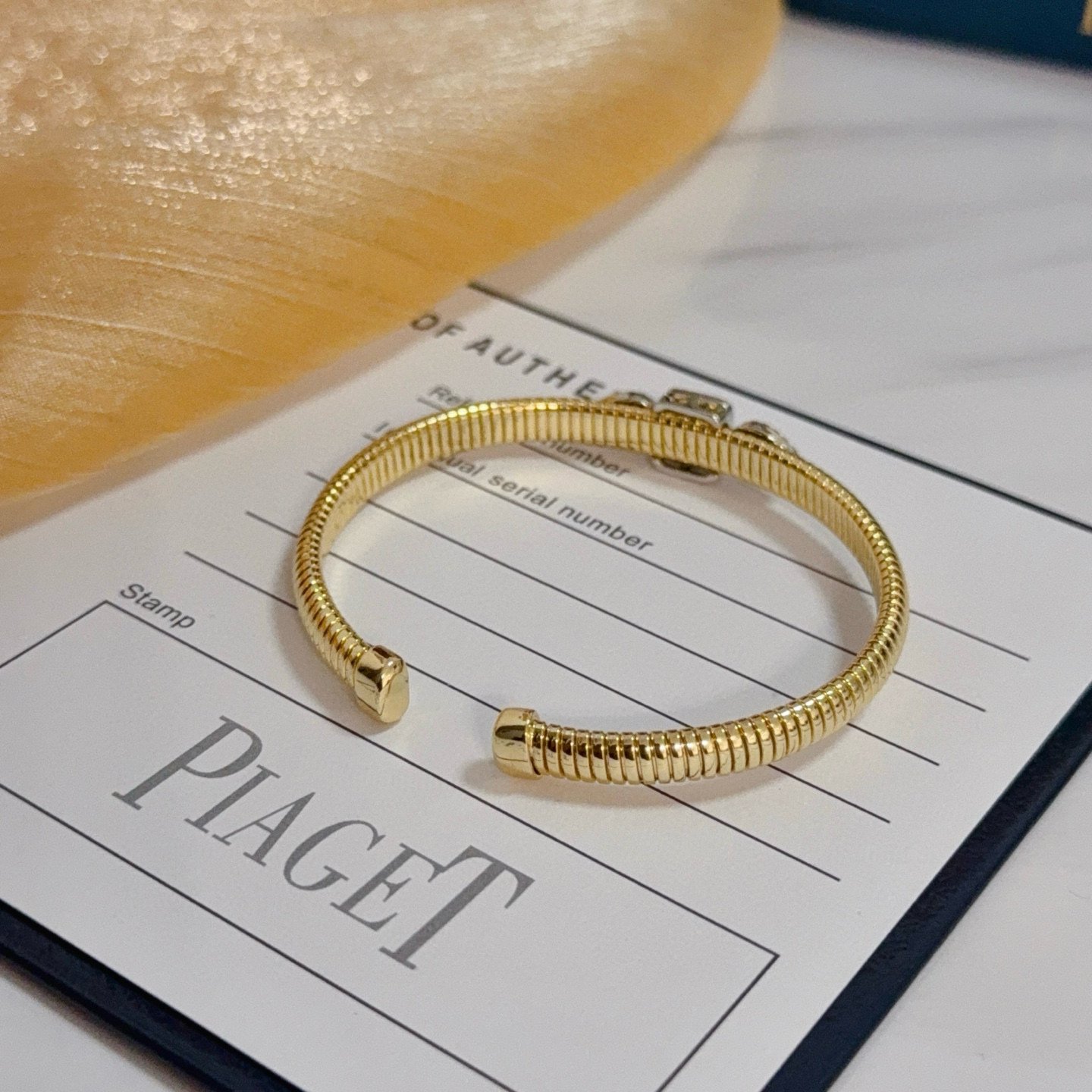 Piaget Possession bracelet yellow gold with clear diamond accents 17cm