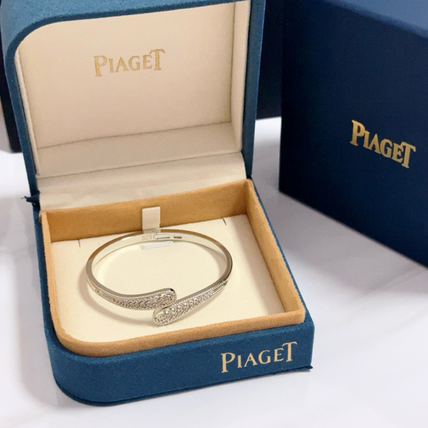 Piaget Possession bracelet silver-toned white gold with clear pave diamonds 16cm inner circumference