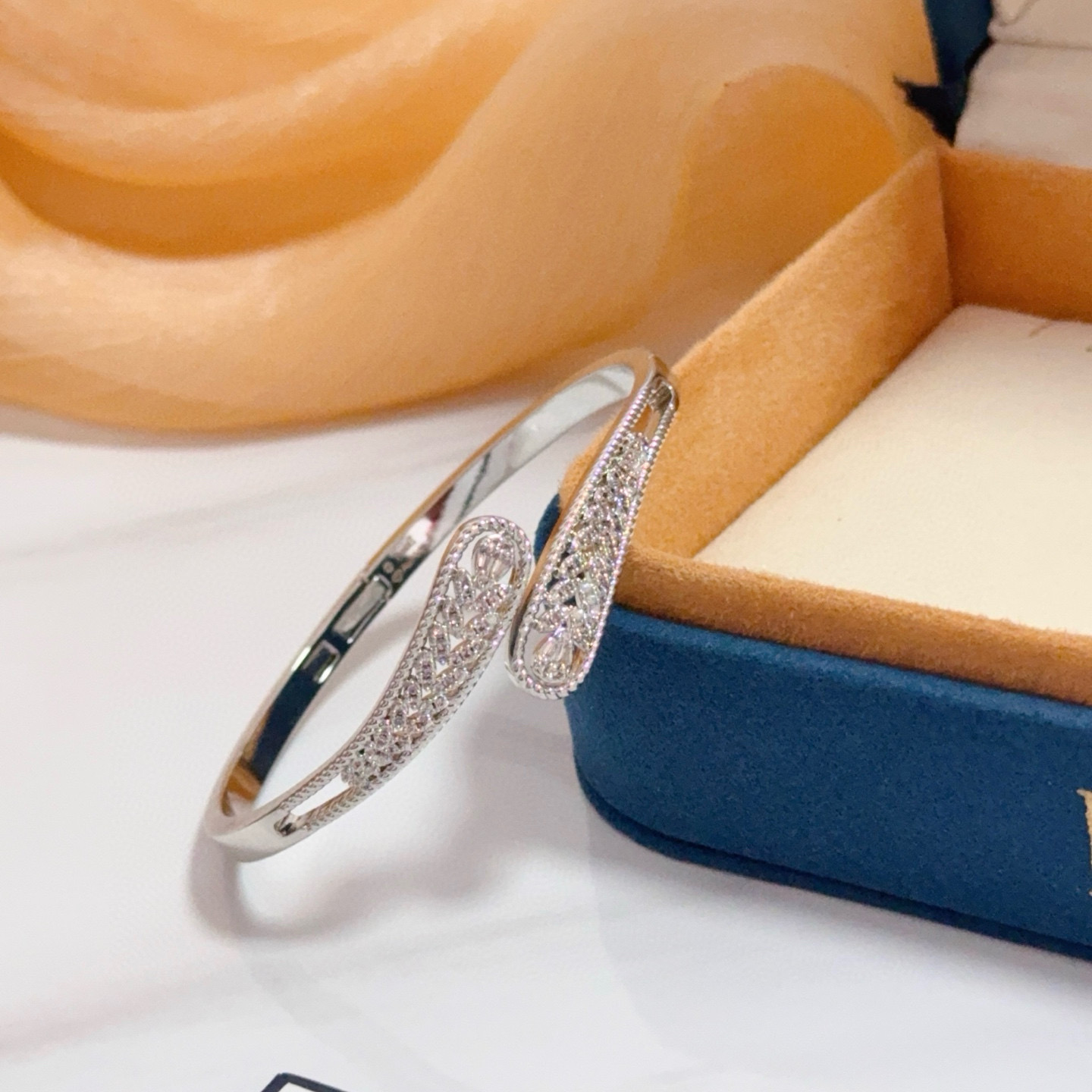 Piaget Possession bracelet silver-toned white gold with clear pave diamonds 16cm inner circumference
