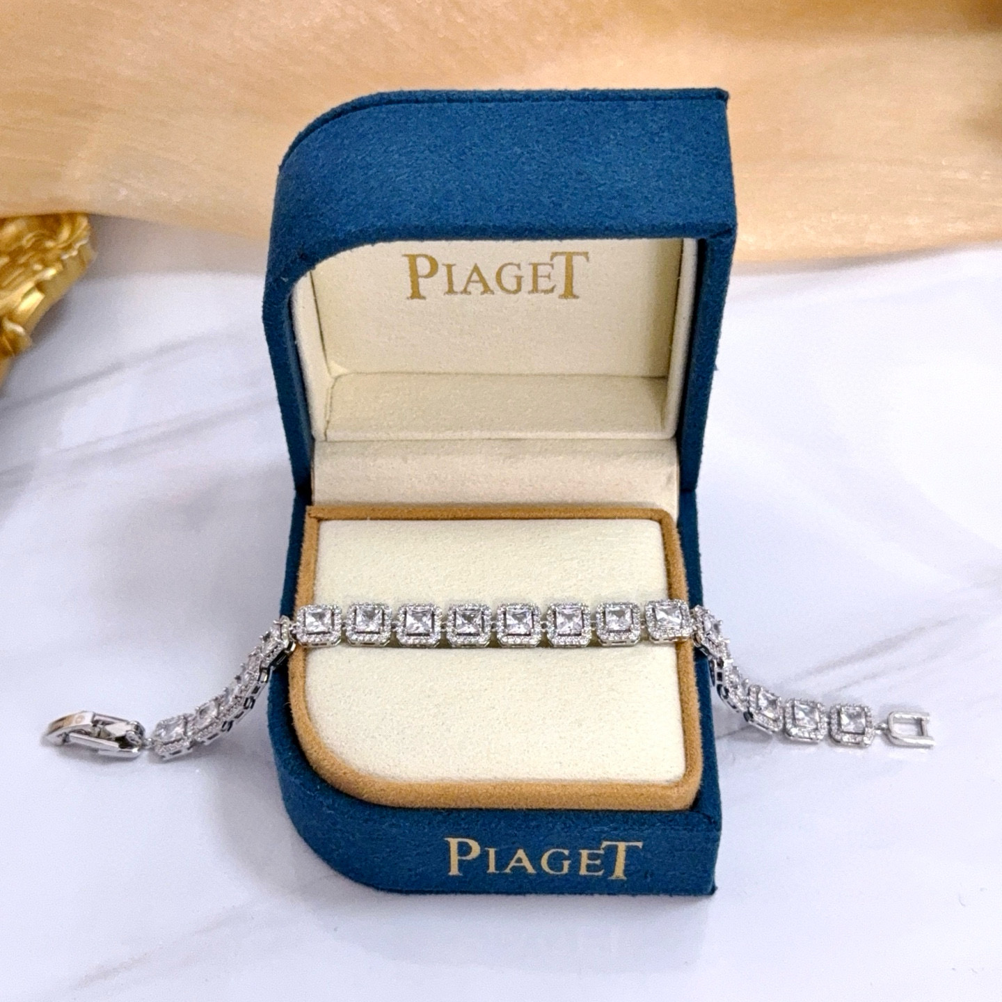 Piaget Square Diamond Halo Tennis Bracelet bracelet White gold with clear diamonds 17cm