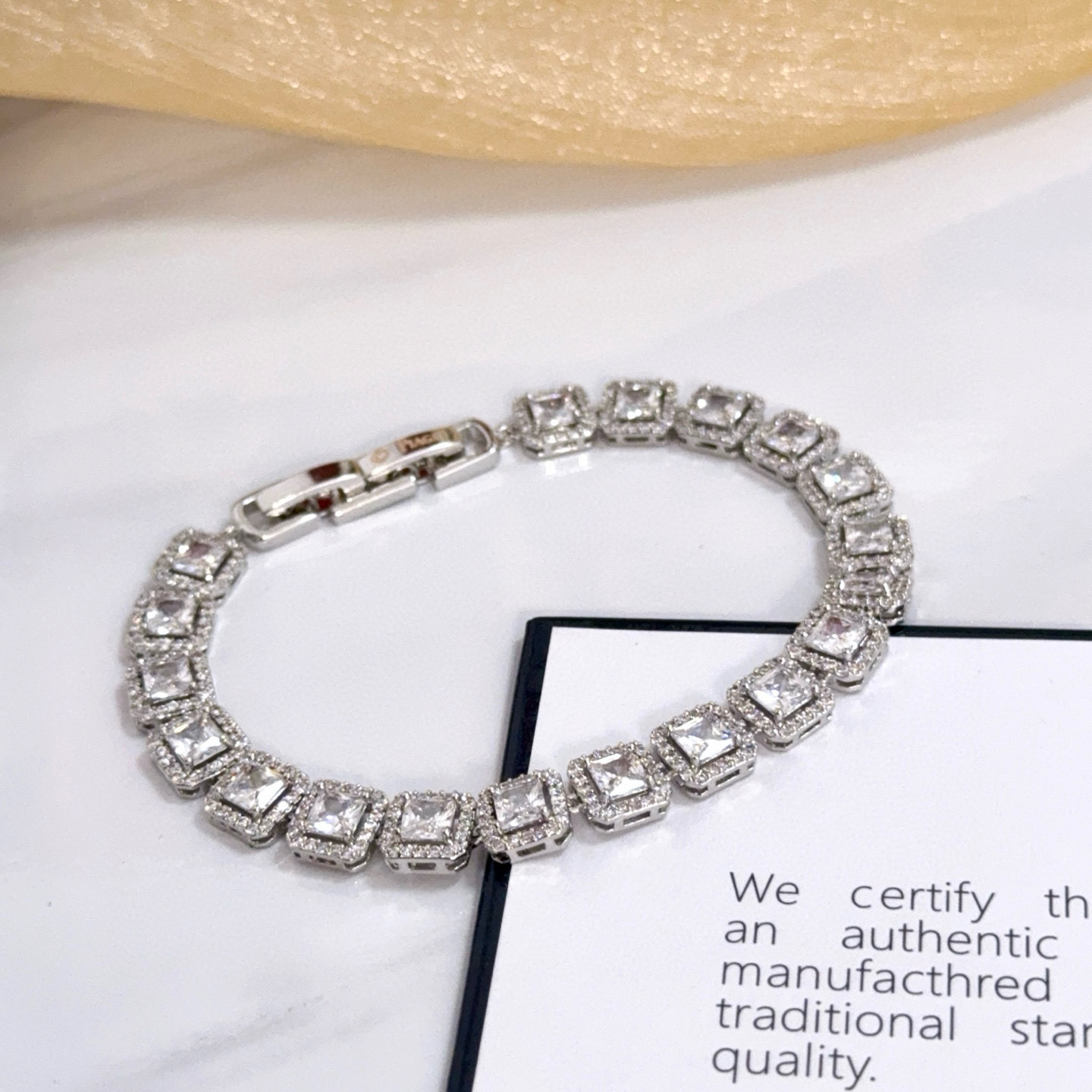 Piaget Square Diamond Halo Tennis Bracelet bracelet White gold with clear diamonds 17cm