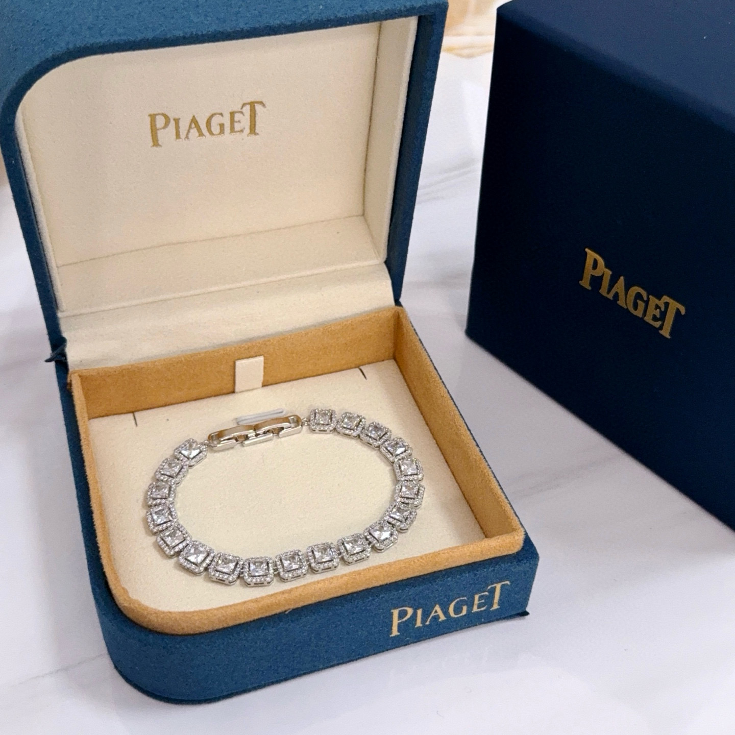 Piaget Square Diamond Halo Tennis Bracelet bracelet White gold with clear diamonds 17cm
