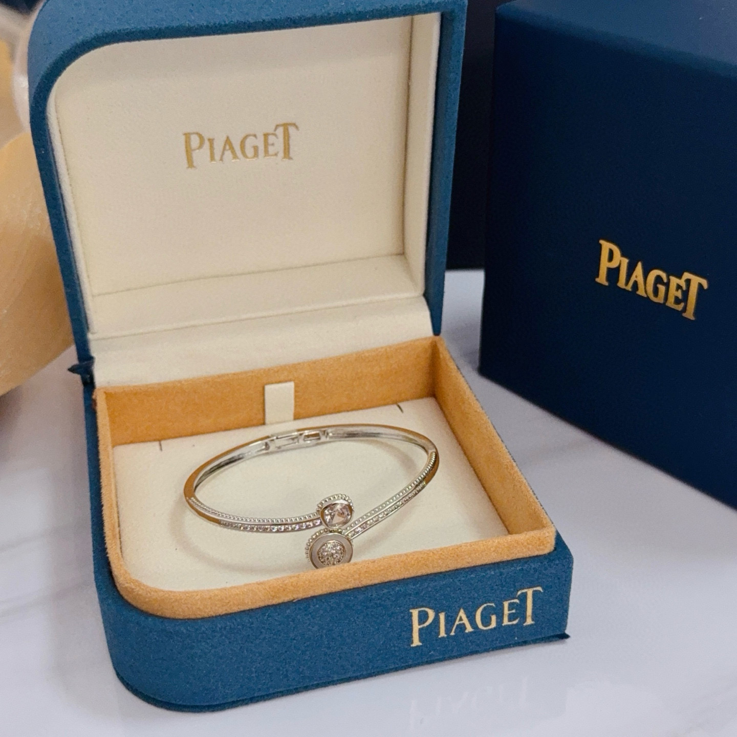 Piaget Possession bracelet silver-toned white gold with clear diamonds 16cm inner circumference