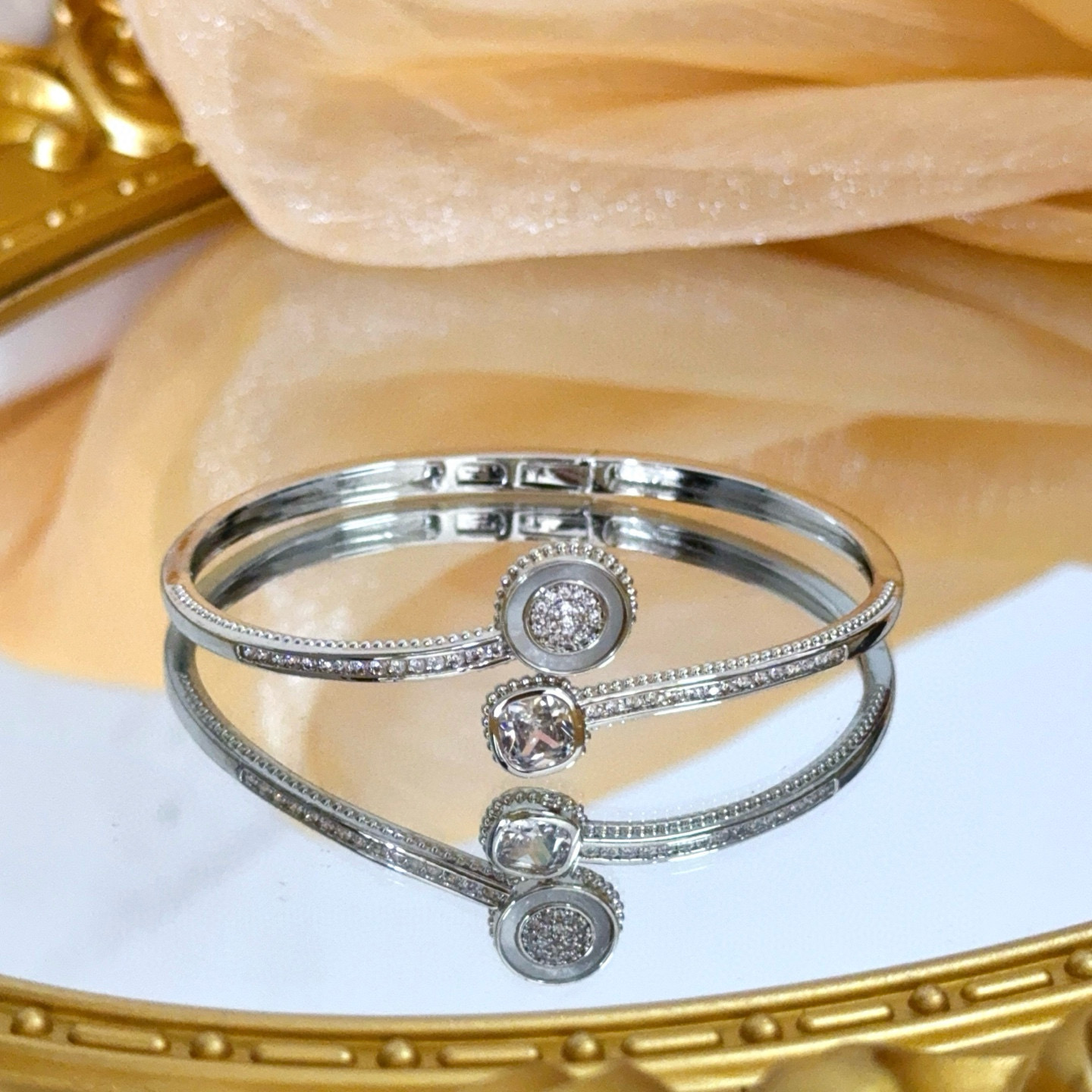 Piaget Possession bracelet silver-toned white gold with clear diamonds 16cm inner circumference