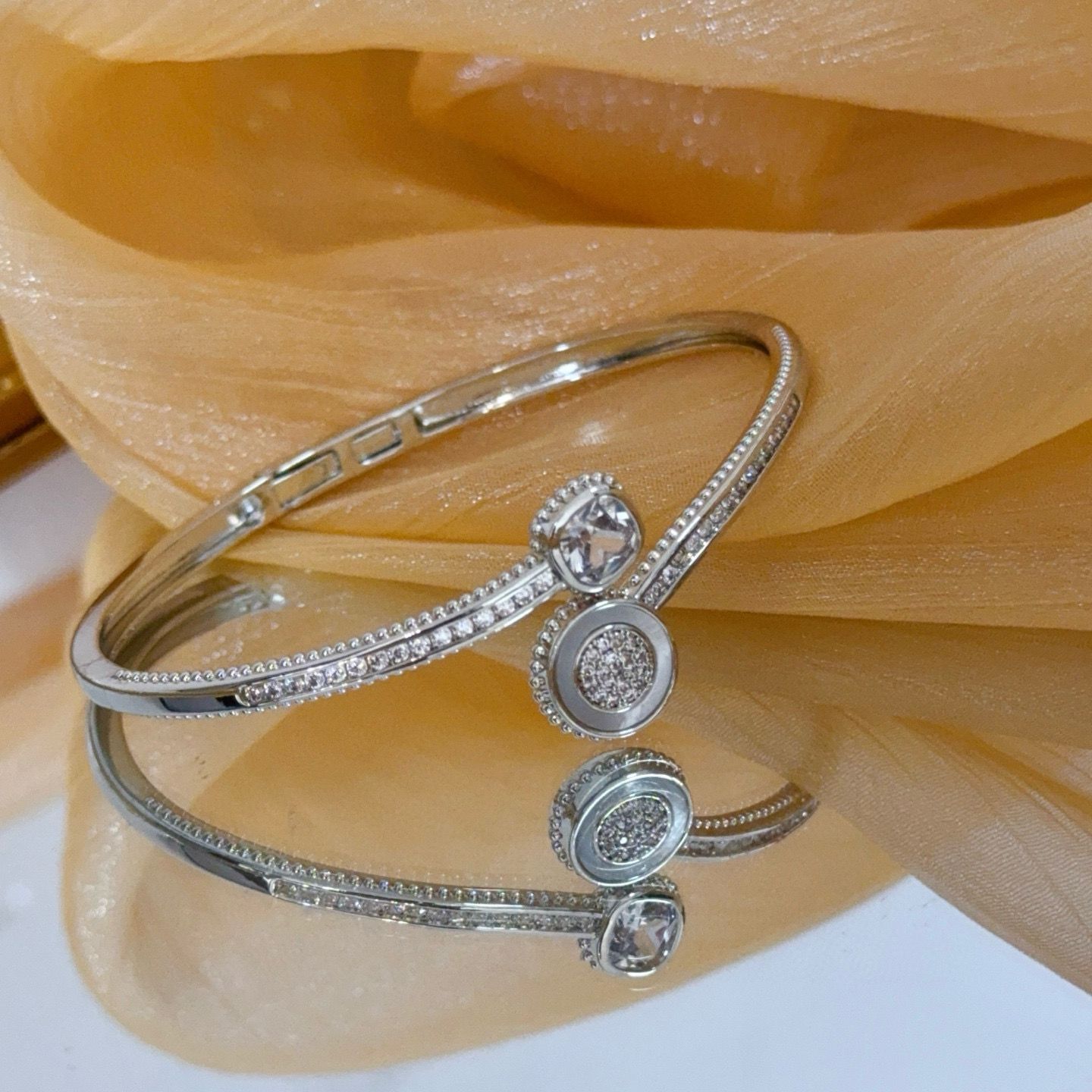 Piaget Possession bracelet silver-toned white gold with clear diamonds 16cm inner circumference