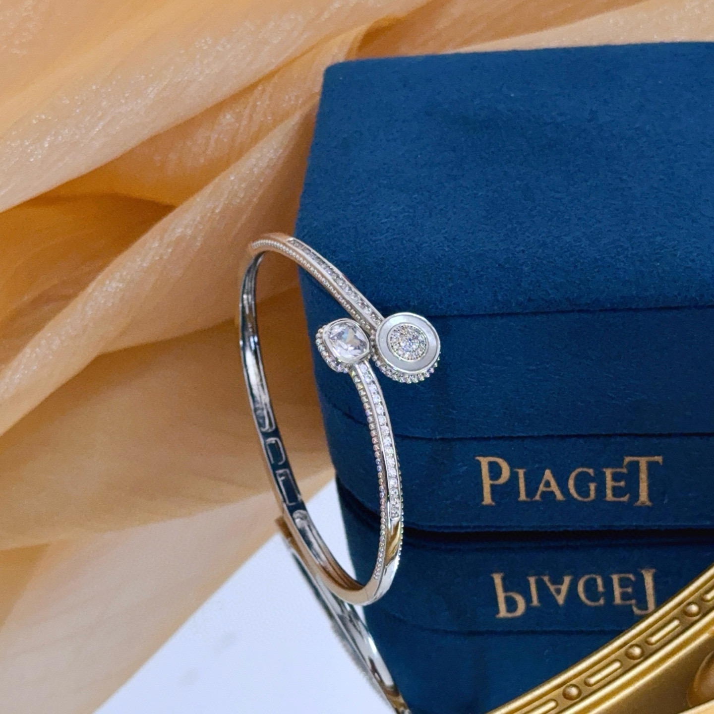 Piaget Possession bracelet silver-toned white gold with clear diamonds 16cm inner circumference