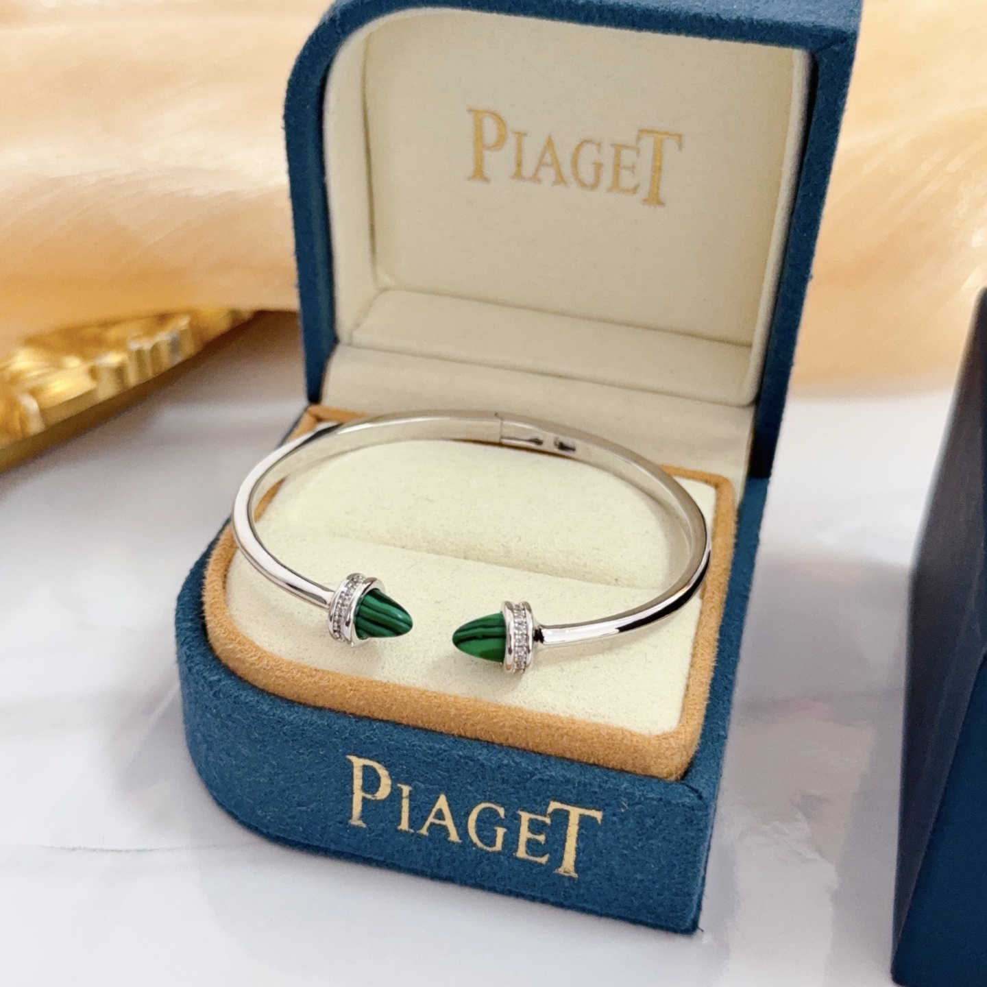 Piaget Possession bracelet Silver-toned white gold green malachite clear diamond accents 17cm