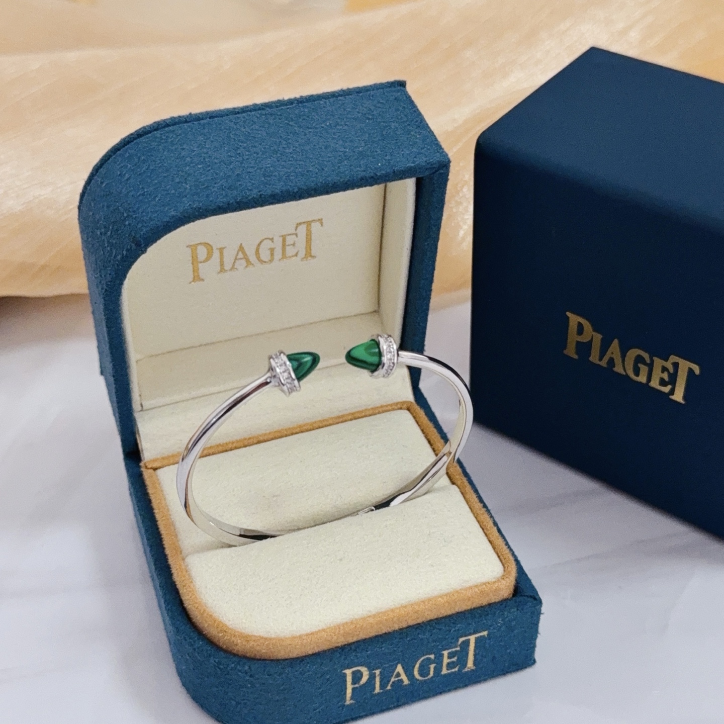Piaget Possession bracelet Silver-toned white gold green malachite clear diamond accents 17cm