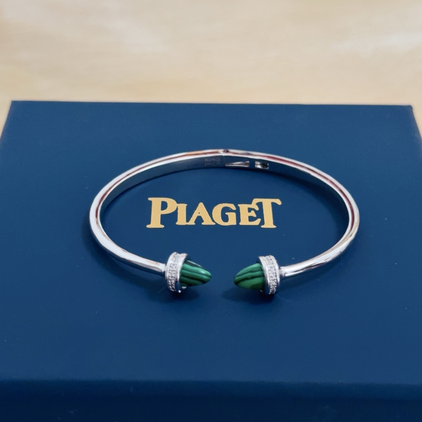 Piaget Possession bracelet Silver-toned white gold green malachite clear diamond accents 17cm