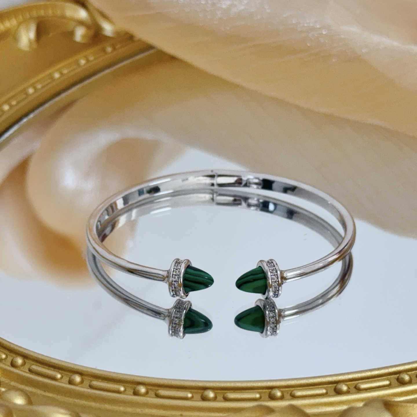 Piaget Possession bracelet Silver-toned white gold green malachite clear diamond accents 17cm