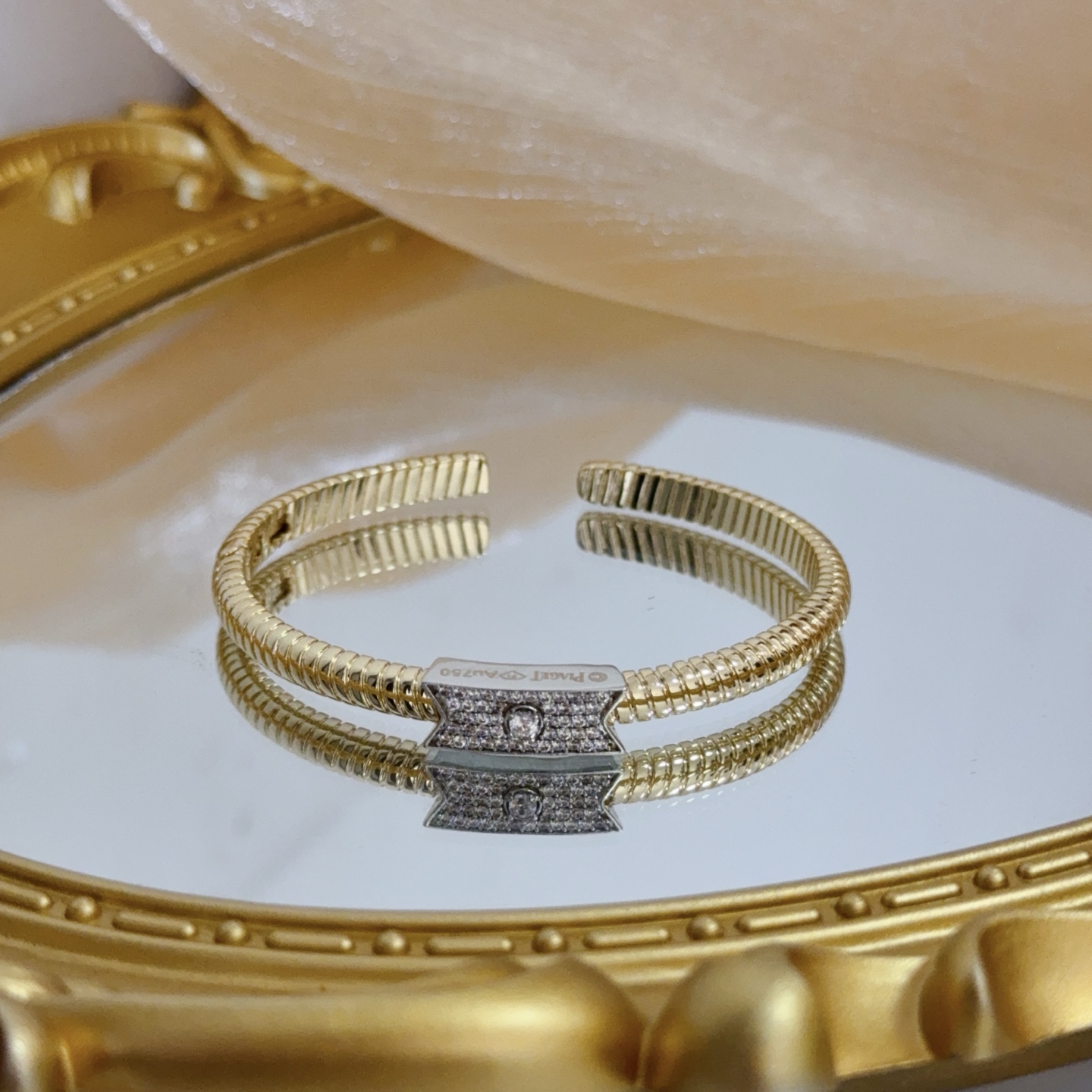 Piaget Possession bracelet yellow gold with white diamond pave 17cm