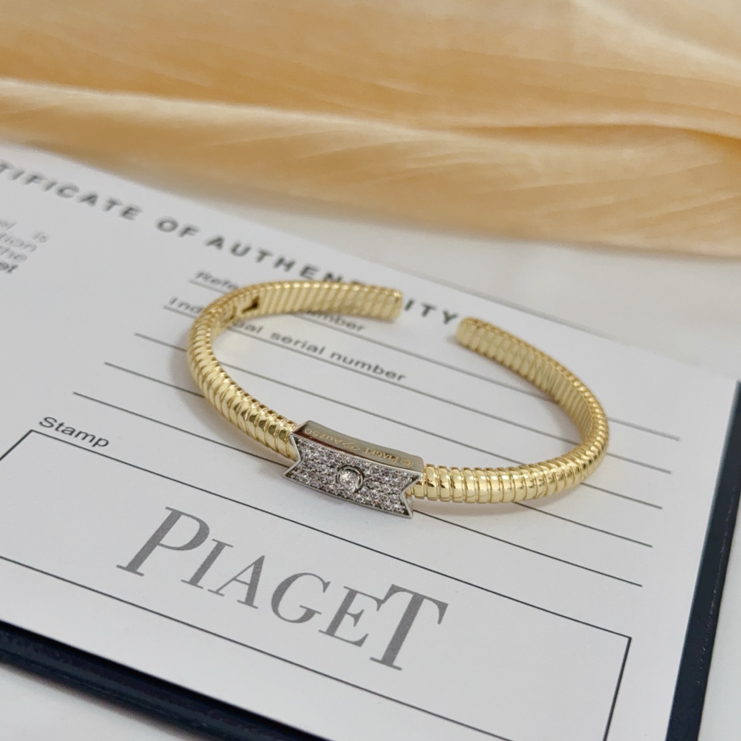 Piaget Possession bracelet yellow gold with white diamond pave 17cm